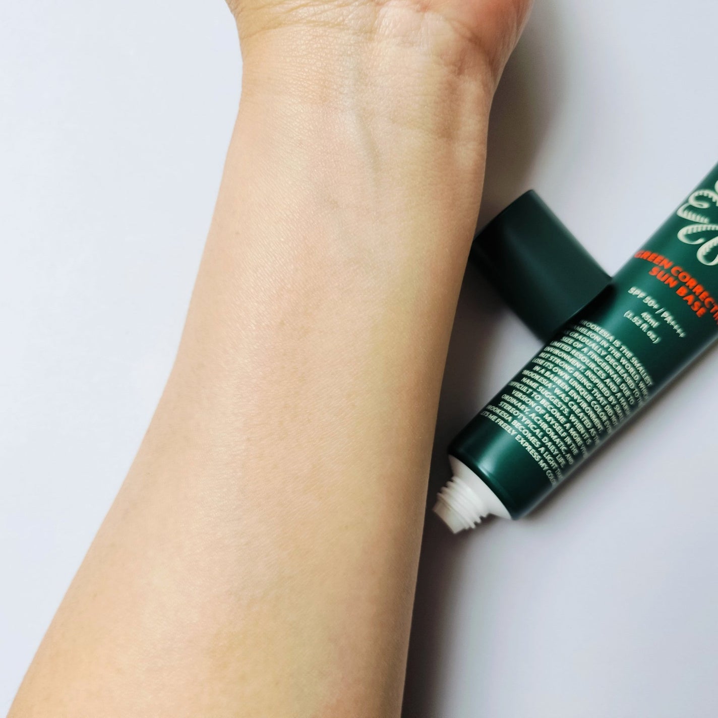 グリーンコレックティングサンベース/BROOKESIA/日焼け止めクリームを使ったクチコミ(4枚目)