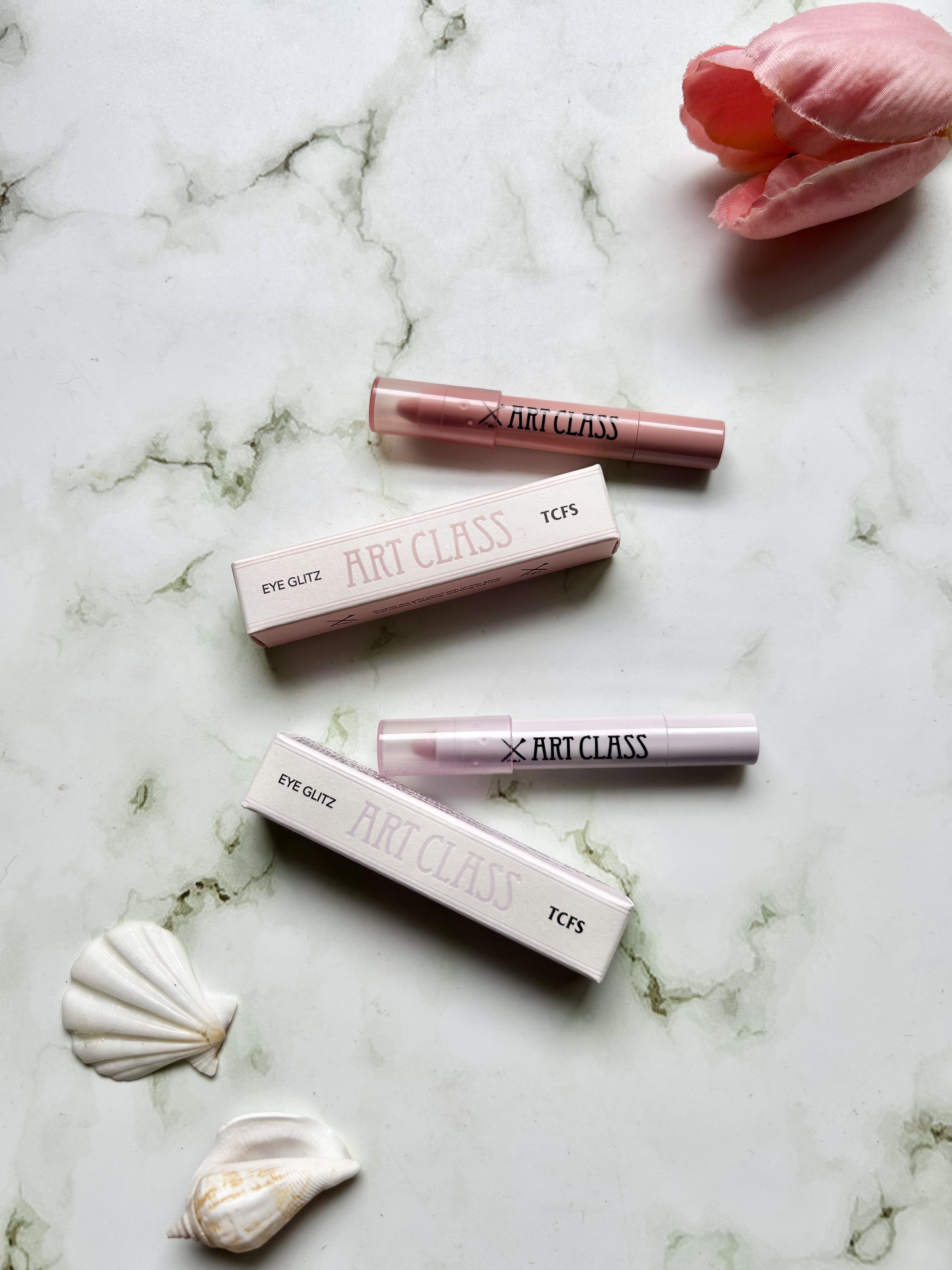 アートクラス アイグリッツ/too cool for school/スティックアイシャドウを使ったクチコミ（2枚目）