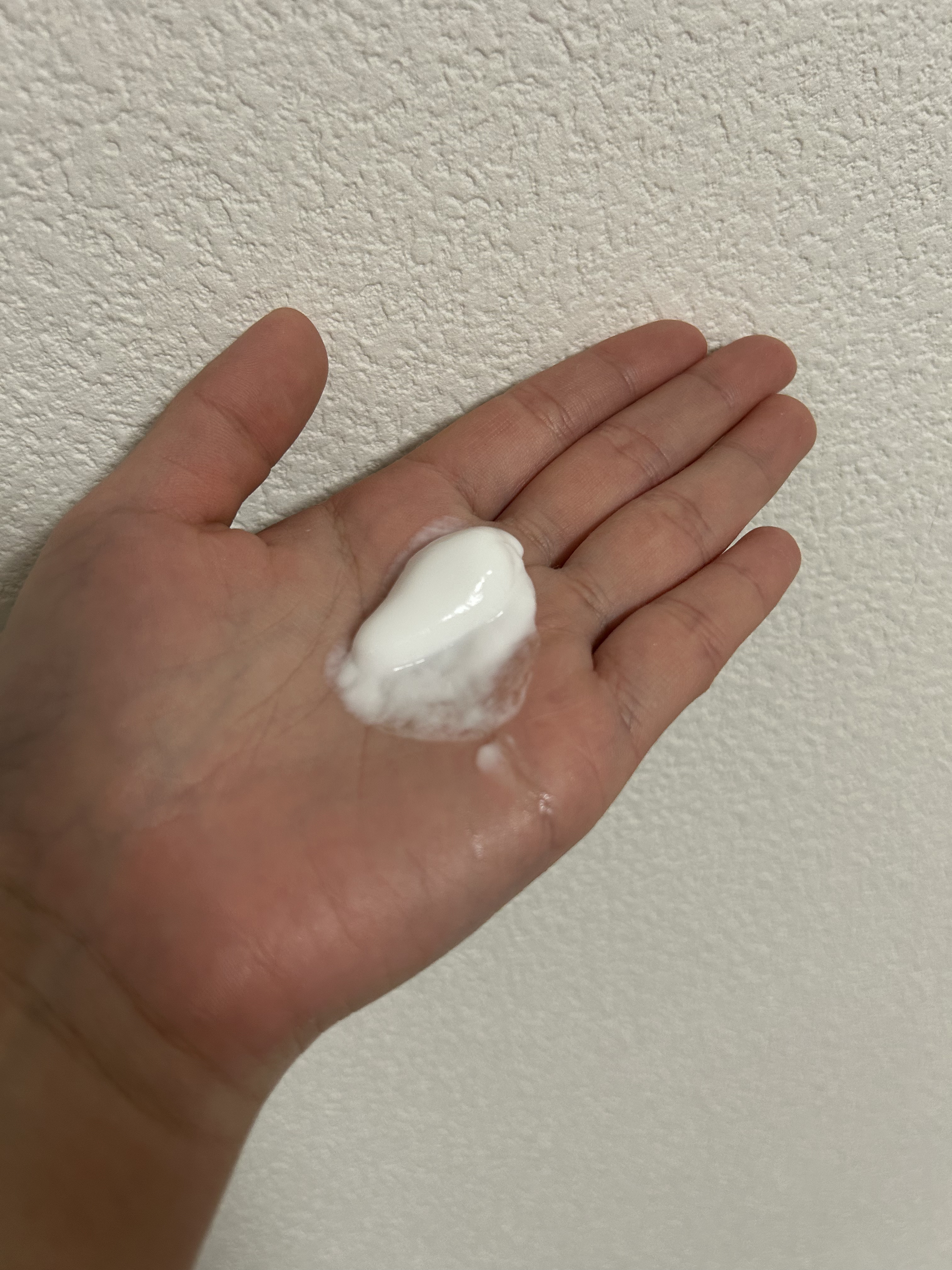 ホイップクリーム エッセンス スムースアンドシャイン/スティーブンノル ニューヨーク/アウトバストリートメントを使ったクチコミ（2枚目）