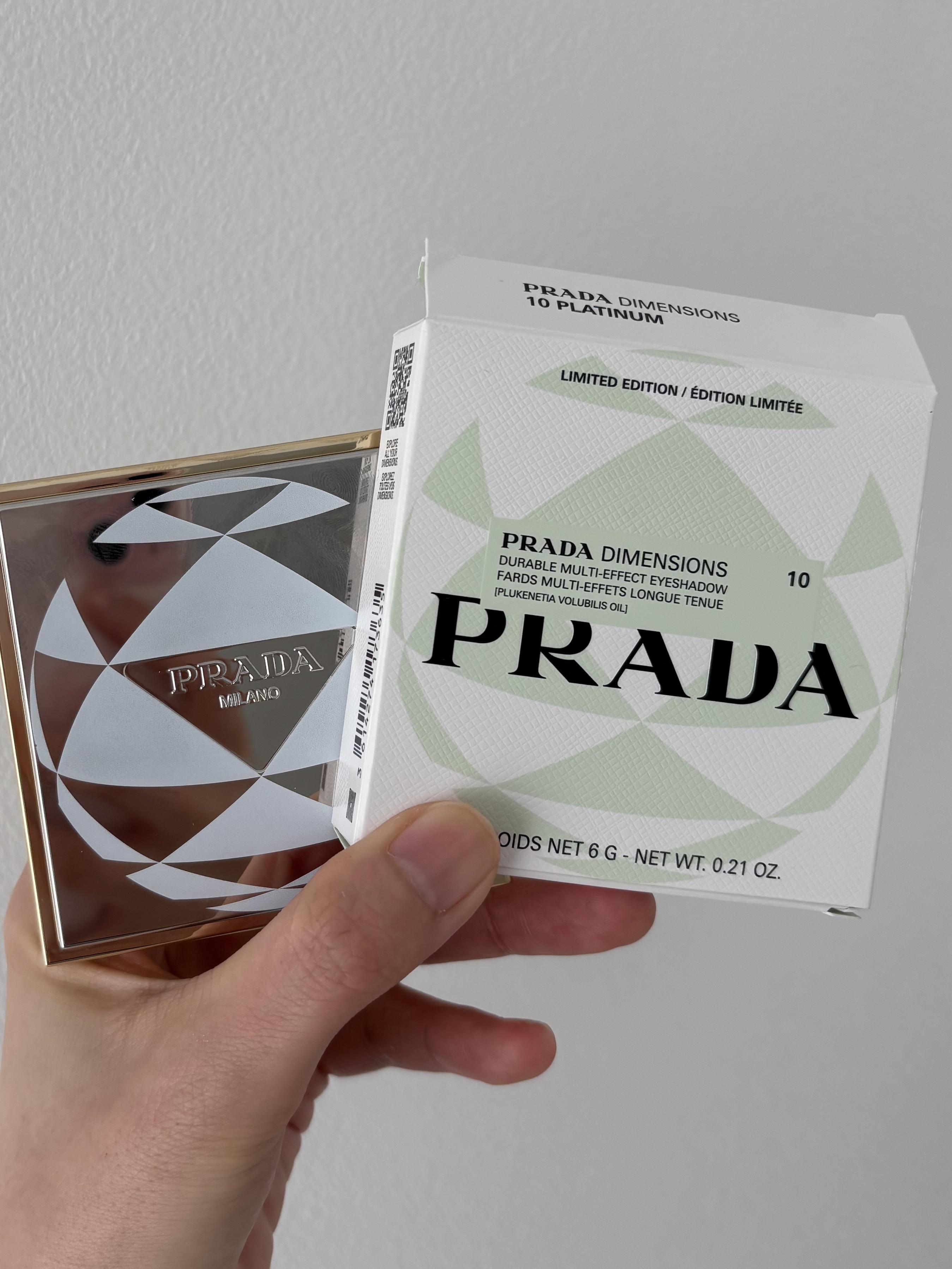 ダイメンションズ マルチエフェクト アイシャドウ/PRADA BEAUTY/アイシャドウパレットを使ったクチコミ（2枚目）