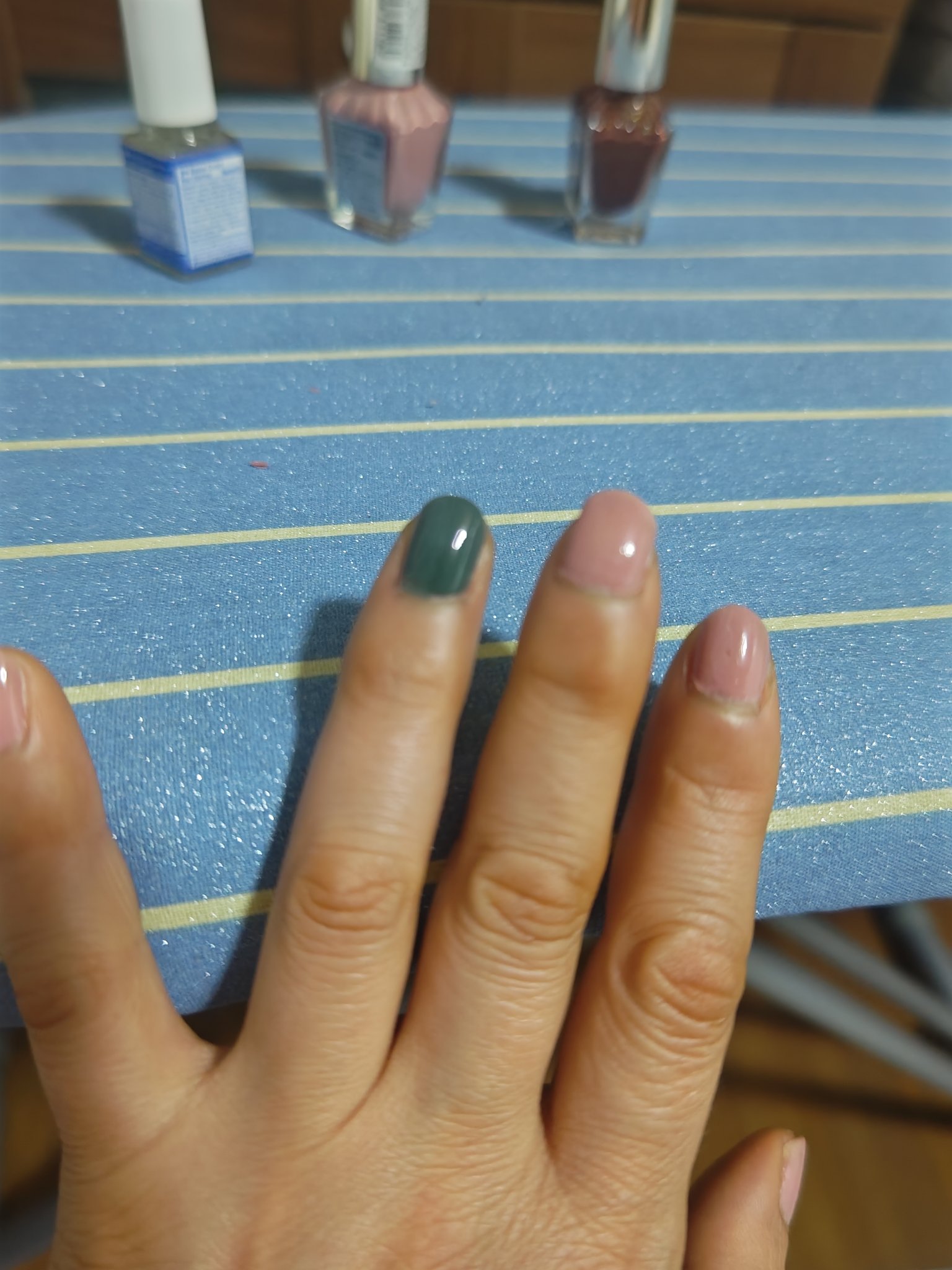 カラフルネイルズ/キャンメイク/マニキュアを使ったクチコミ（3枚目）