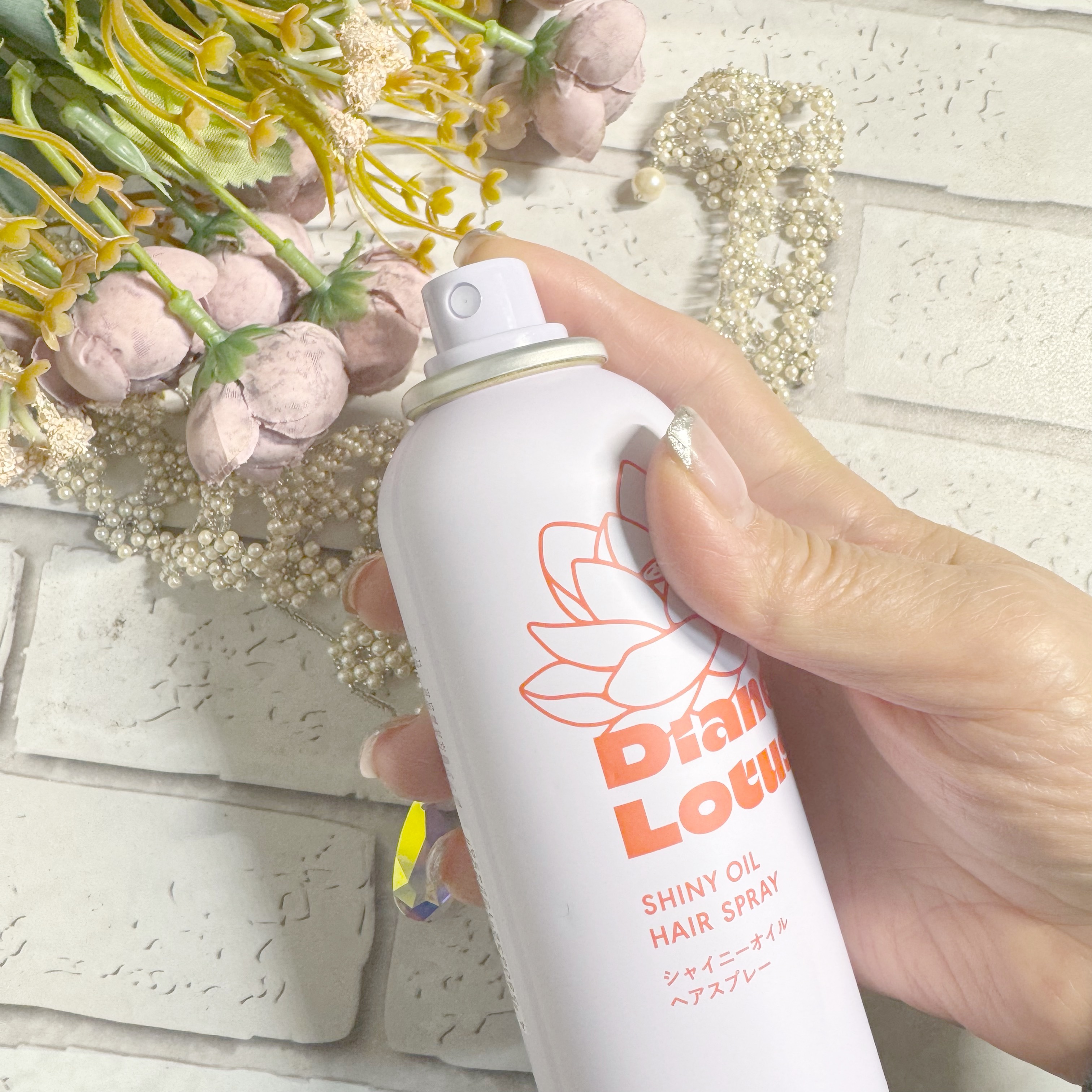 ロータス シャイニーオイル ヘアスプレー フィグ＆ローズの香り/ダイアン/ヘアスプレーを使ったクチコミ（3枚目）