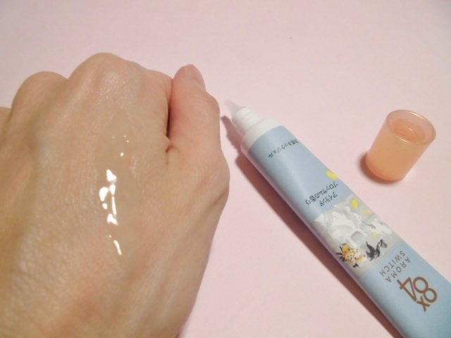 8x4 アロマスイッチ 涼感ネックジェル アイランドブロッサムの香り/８ｘ４/デオドラント・制汗剤を使ったクチコミ（2枚目）