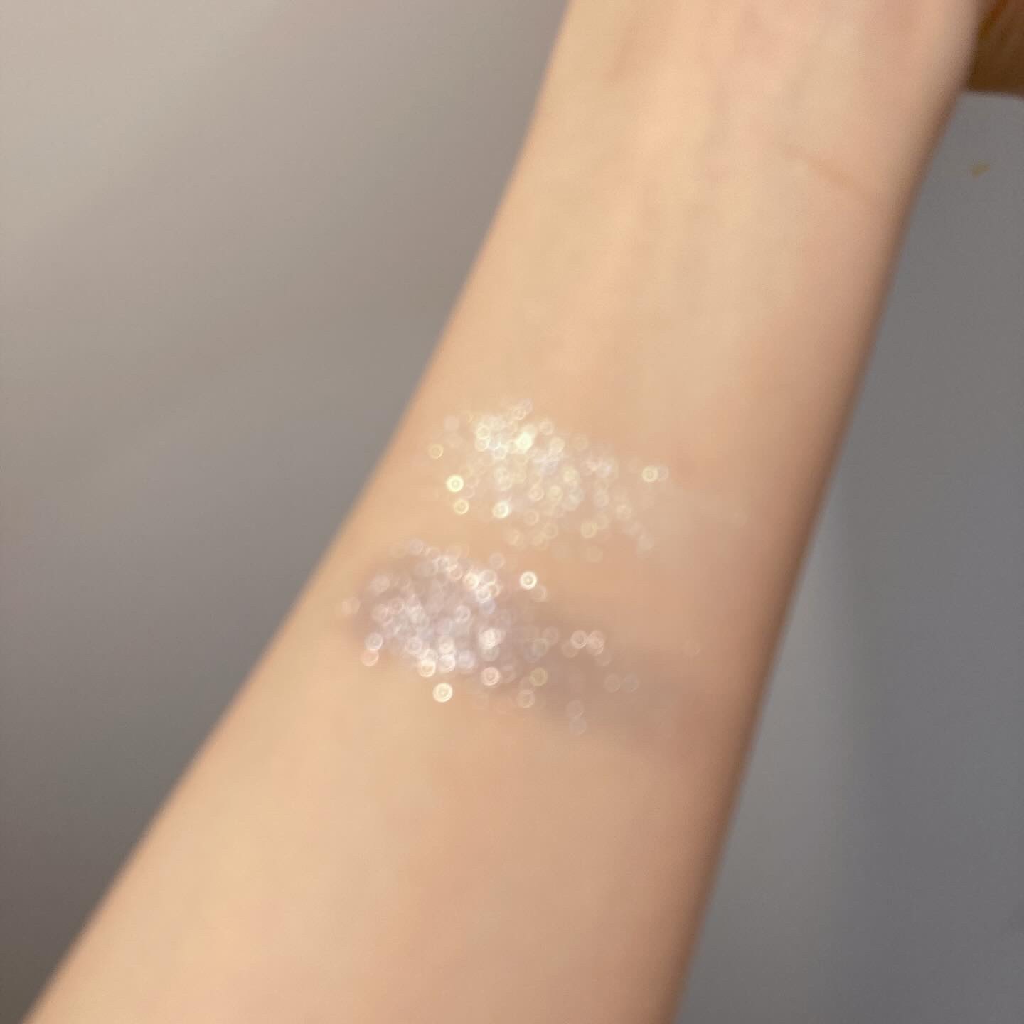 RMK インフィニシェイド シングル アイシャドウ EX-02 ルナ スワン (HS)/RMK/単色アイシャドウを使ったクチコミ（3枚目）