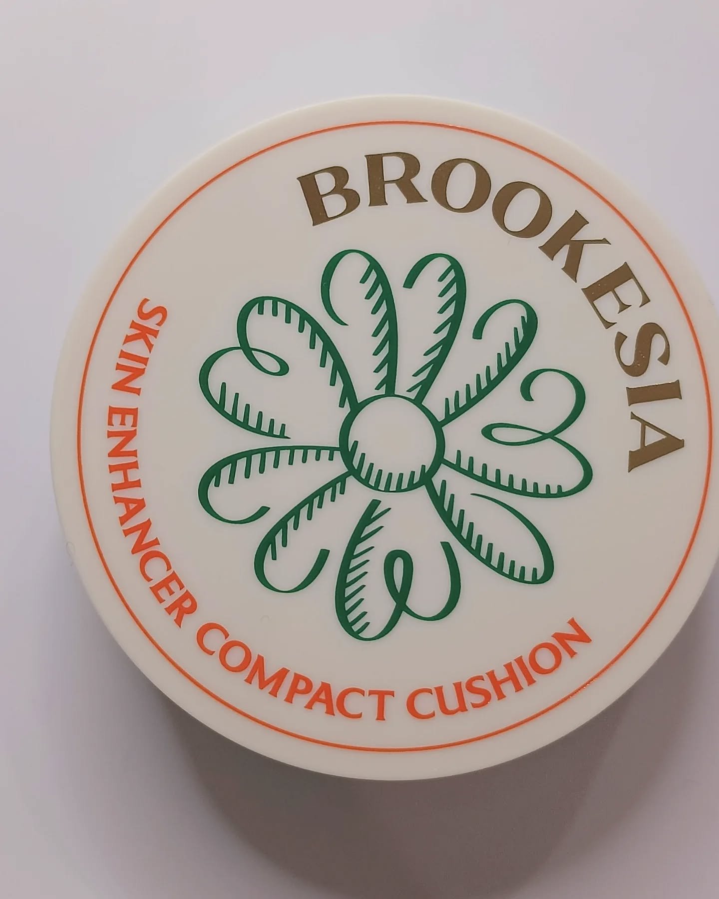 スキンエンハンサー コンパクトクッション（グロー) #1.5 ライトロジー/BROOKESIA/クッションファンデーションを使ったクチコミ（2枚目）