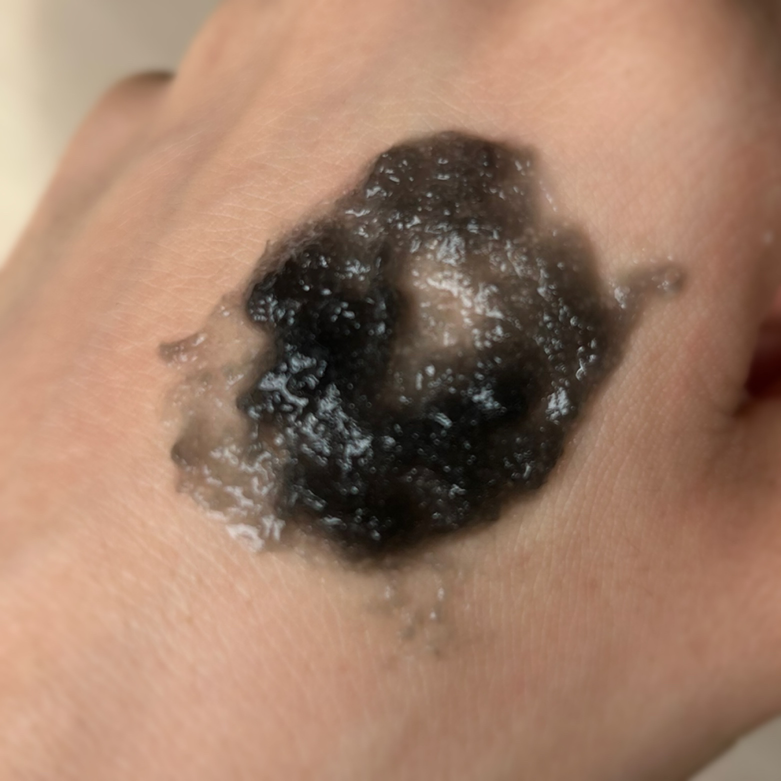 BLACK JELLY WASH（ブラックジェリーウォッシュ）/PLUEST/その他洗顔料を使ったクチコミ（3枚目）