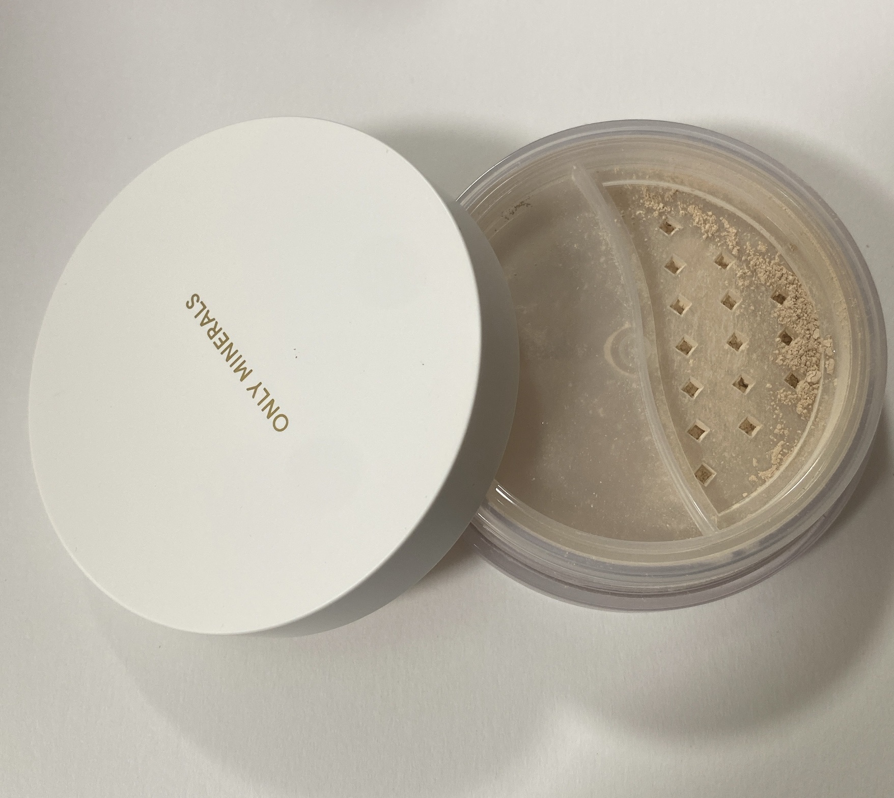 薬用ホワイトニングファンデーション ライトオークル/ONLY MINERALS/パウダーファンデーションを使ったクチコミ（1枚目）