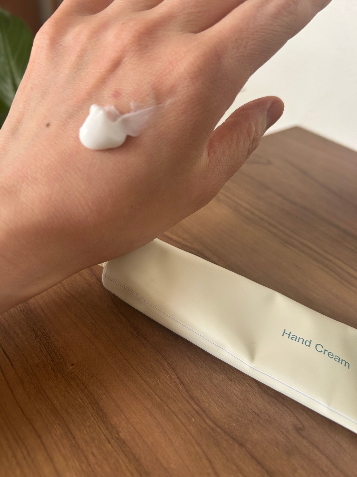 ヘトラス マンゴーシードバター パフューム ハンドクリーム/hetras/ハンドクリームを使ったクチコミ(3枚目)