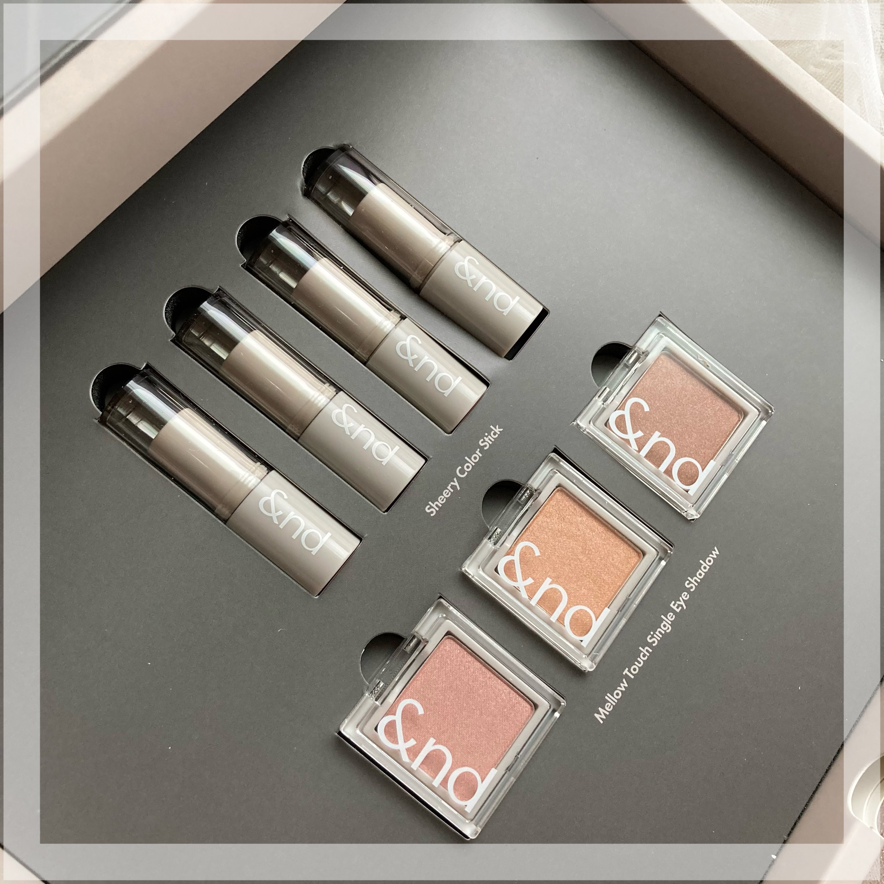 メロウタッチシングルアイシャドウ/&nd by rom&nd/単色アイシャドウを使ったクチコミ（2枚目）