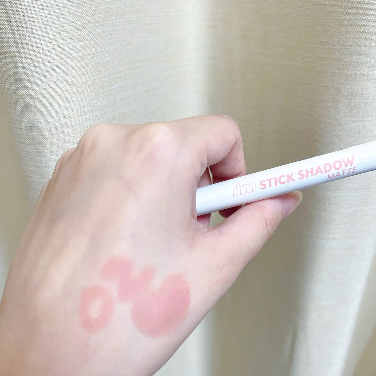 i’m meme  スティックシャドウマットのクチコミ「購入品💞
マットでほわほわしたカラーで可愛い😆
スティックなので使いやすくてよさげ🪄

買う時.....」（2枚目）