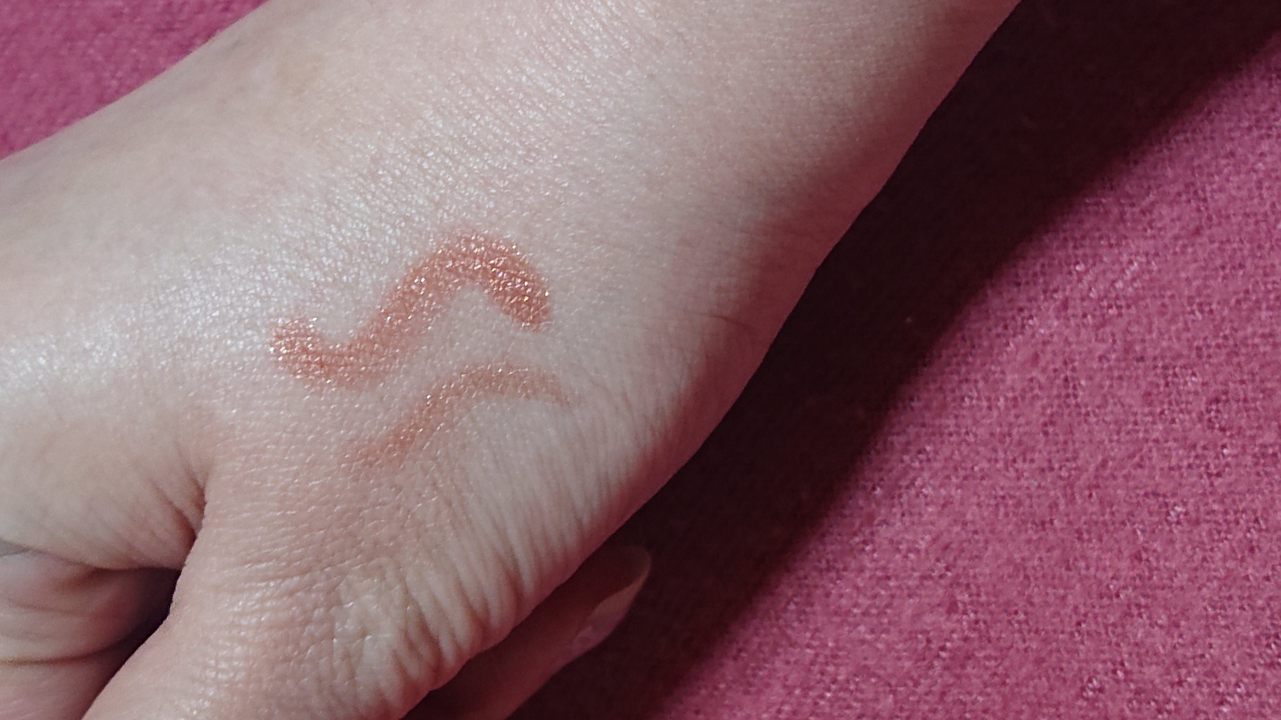 グリームオンフィットシャドウ GF02 エッグカップ/excel/スティックアイシャドウを使ったクチコミ（2枚目）