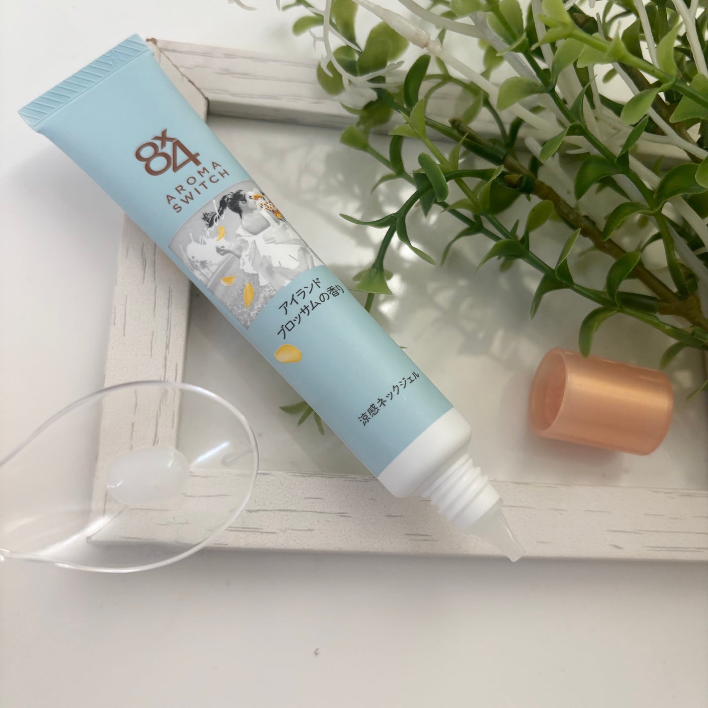 8x4 アロマスイッチ 涼感ネックジェル アイランドブロッサムの香り/8x4/デオドラント・制汗剤を使ったクチコミ(2枚目)