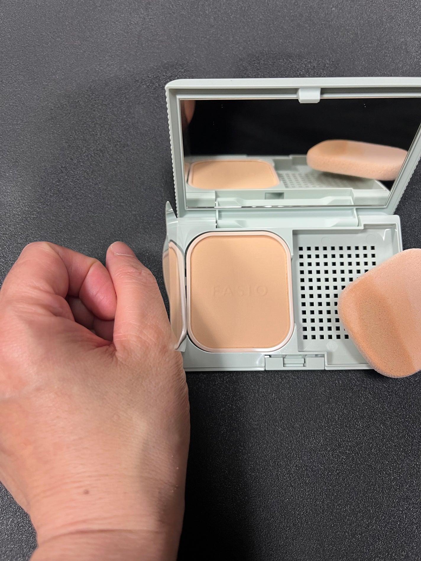 ヒトヌリカバー 耐久ファンデーション/FASIO/パウダーファンデーションを使ったクチコミ(2枚目)