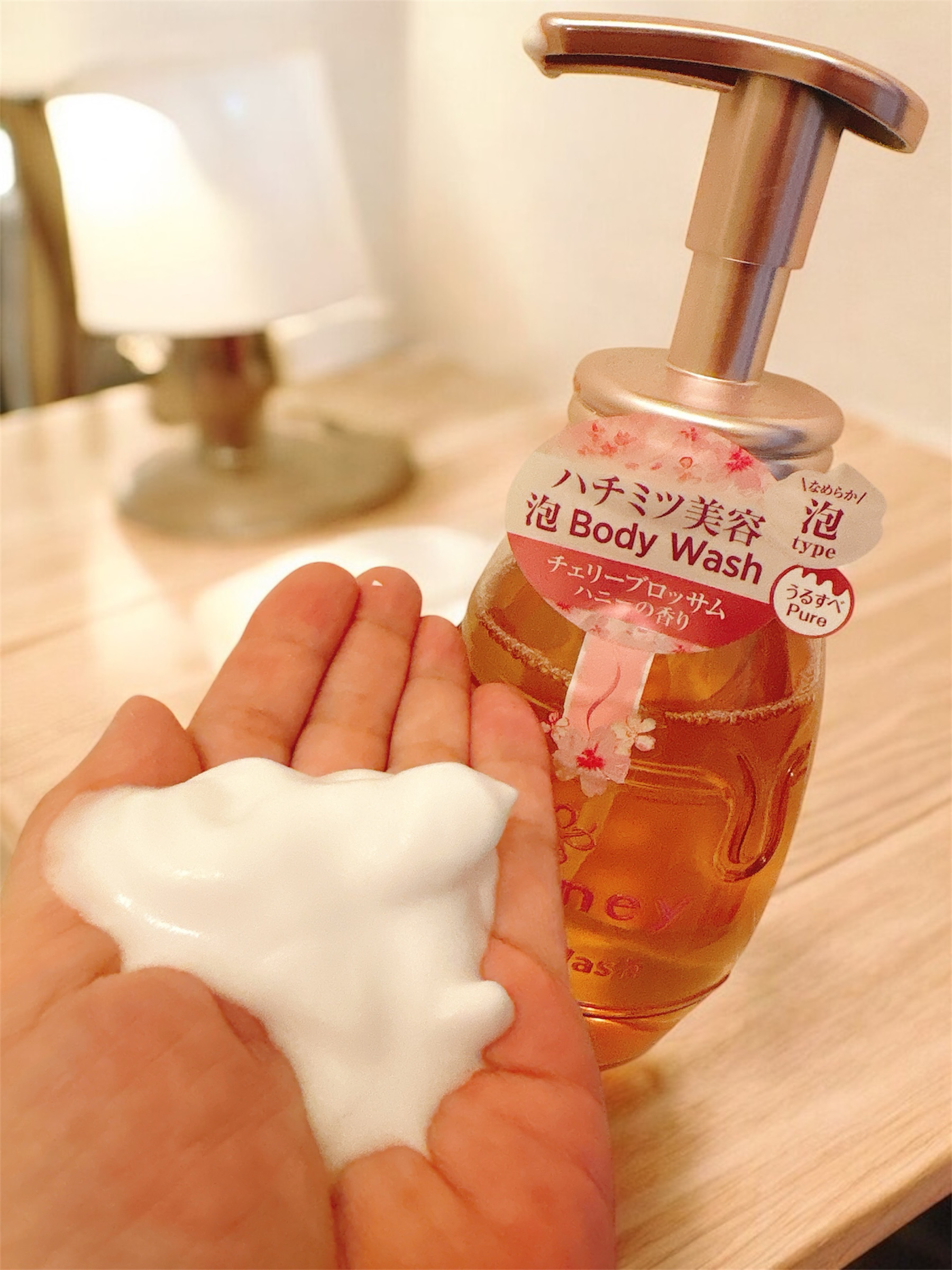 アンドハニー　サクラ ピュアモイスト   泡ボディウォッシュ/&honey/ボディソープを使ったクチコミ（3枚目）