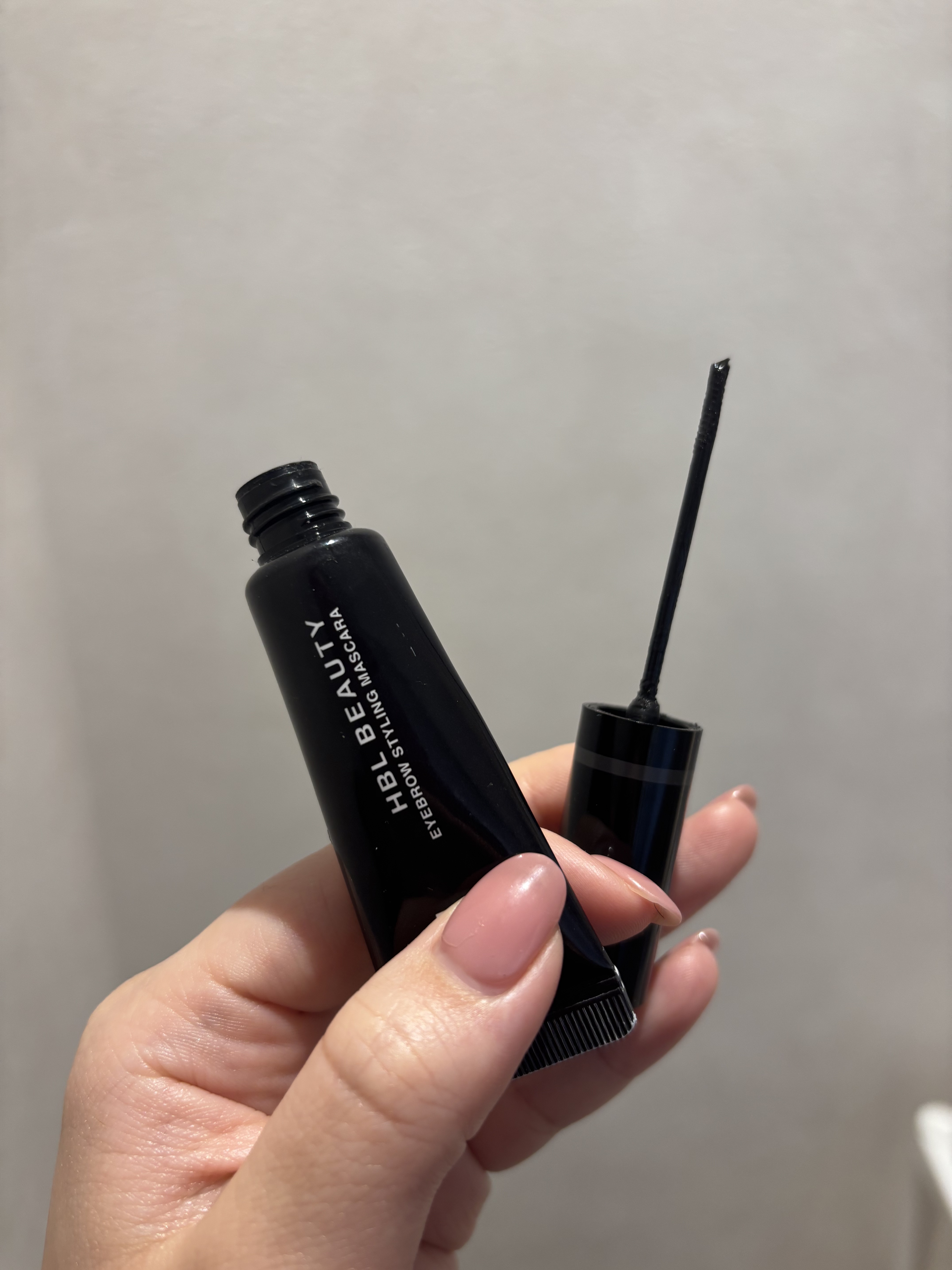 HBL アイブロウ スタイリングマスカラ 02 クリアブラック/HBL BEAUTY/眉マスカラを使ったクチコミ（1枚目）