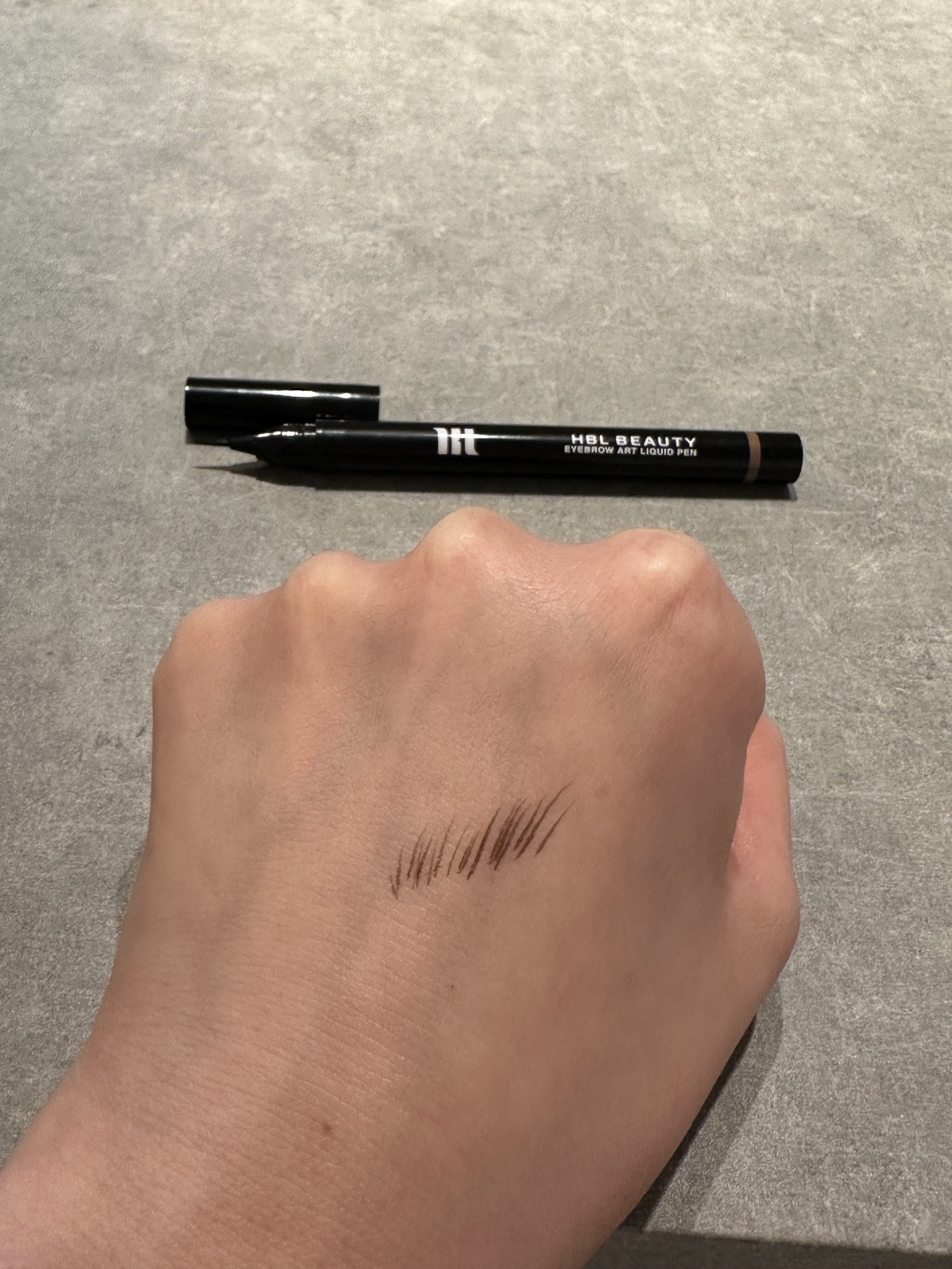 HBL アイブロウ アートリキッドペン 01 ライトブラウン