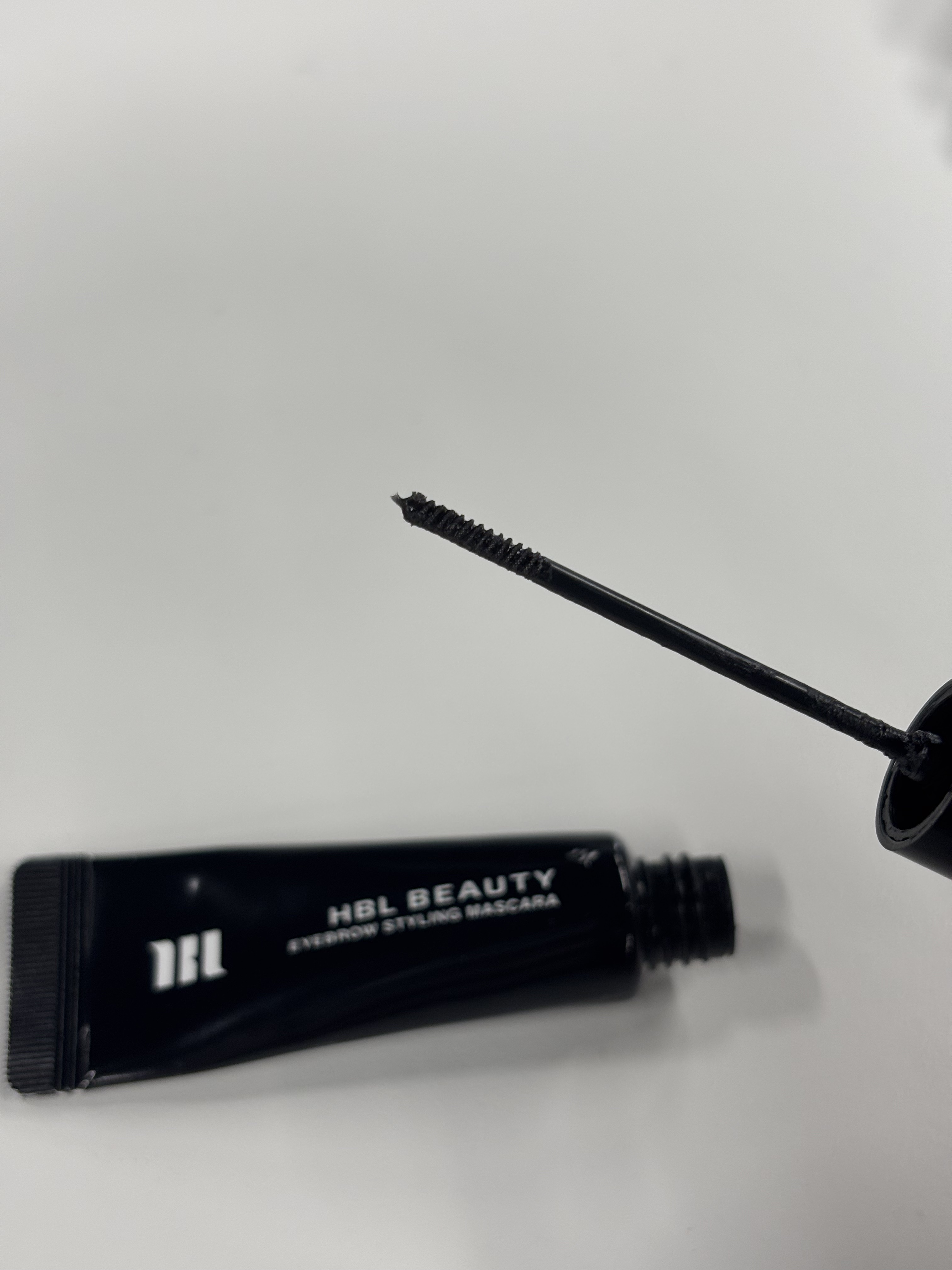 HBL アイブロウ スタイリングマスカラ/HBL BEAUTY/眉マスカラを使ったクチコミ（2枚目）