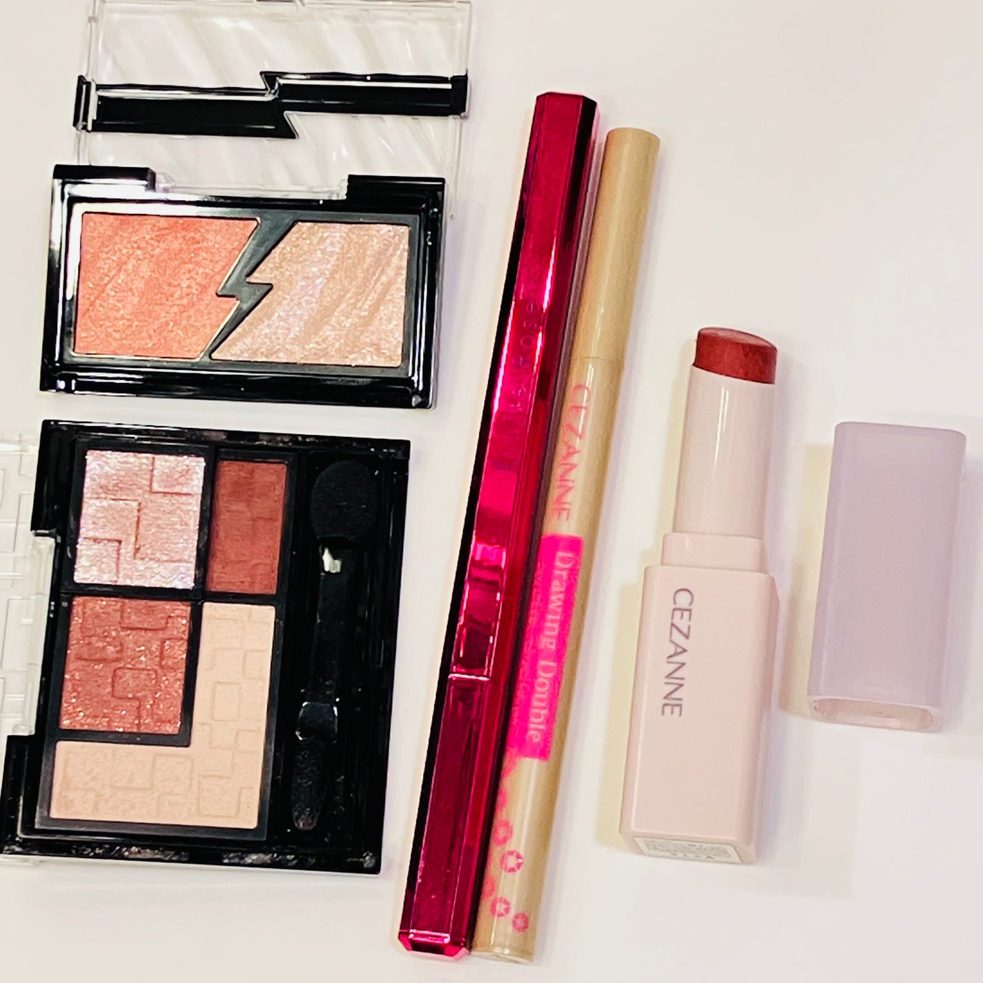 もものもものもものうち on LIPS 「♡春めくピンクカラーメイク♡♡アイブロウ・アイシャドウ♡⚪︎セ..」(1枚目)