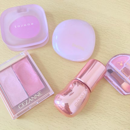 to/one トーン ペタル フロート ブラッシュのクチコミ「話題のアイテムも取り入れて‼️ピンクでまとめた春らしいメイクをしてみました〜🌸✨
使用アイ.....」(2枚目)