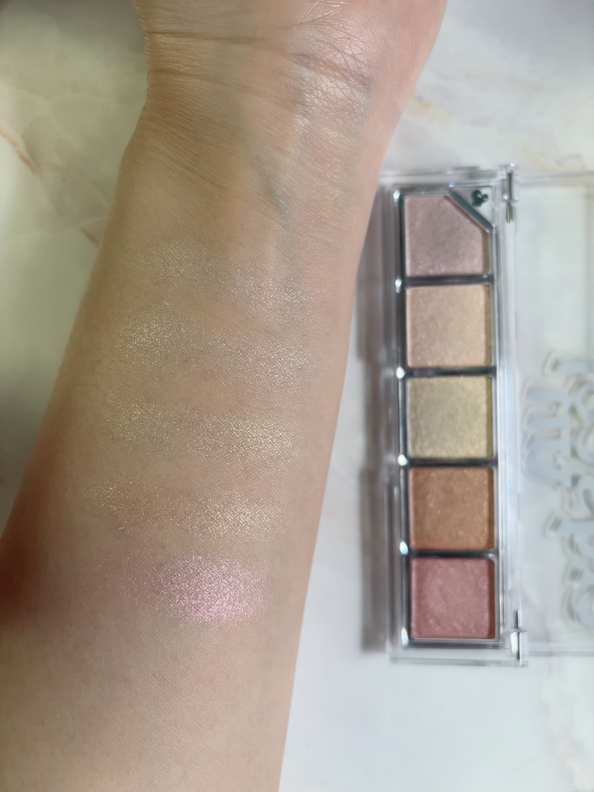 Mood Shower Face Palette/unleashia/パウダーハイライトを使ったクチコミ（3枚目）