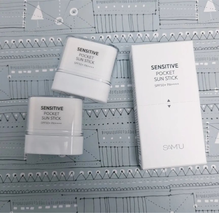 サミュ
センシティブサンスティック

持ち運びやすいサイズでいつどこでも簡単にUVカット！

鎮静に効果的な成分配合で熱で刺激された肌を整えてくれるし、さらっとした仕上がりなのにヒアルロン酸が配合されているから肌の潤いは残してくれるの😍�