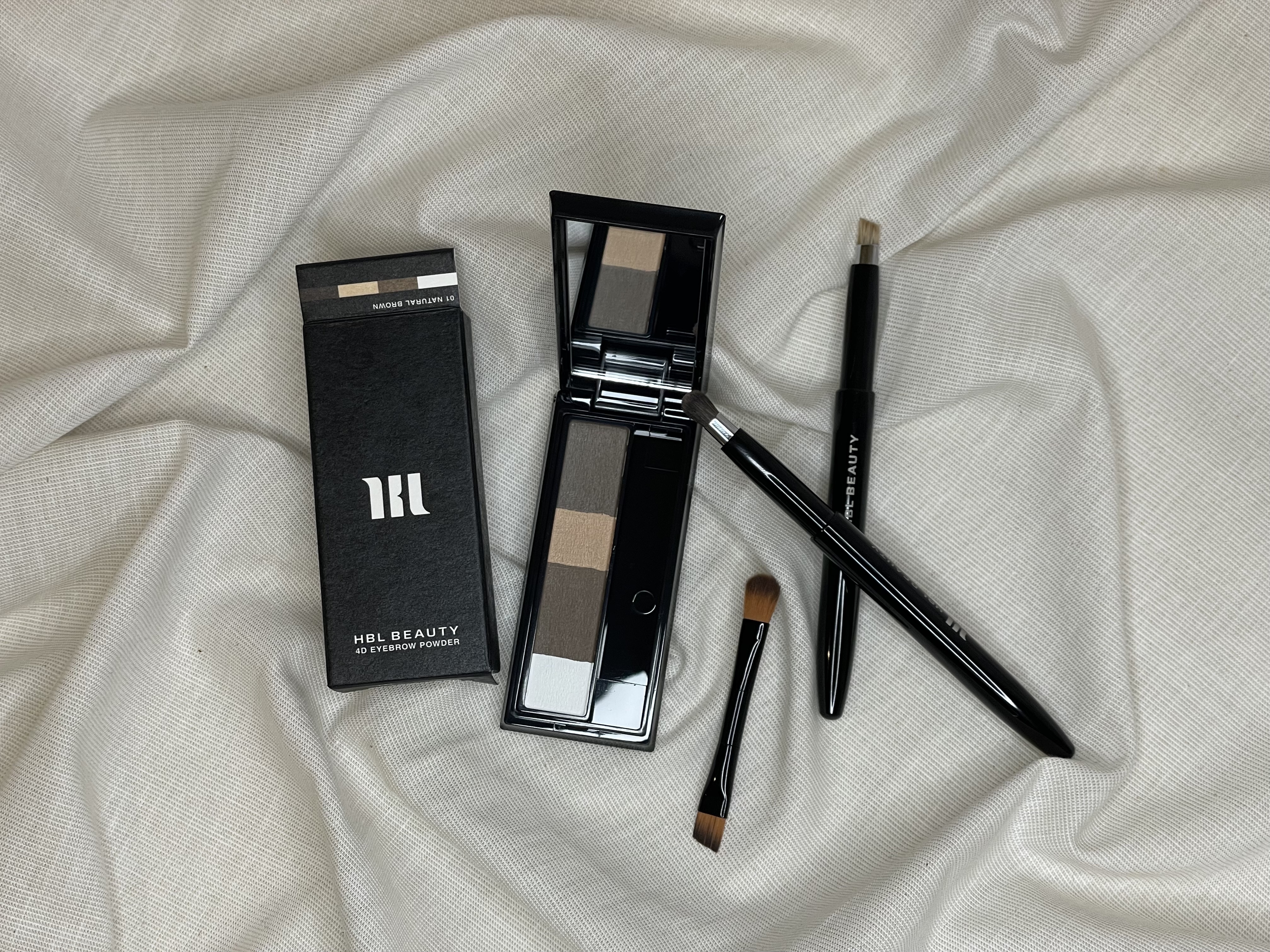 HBL 4Dアイブロウパウダー/HBL BEAUTY/パウダーアイブロウを使ったクチコミ（1枚目）