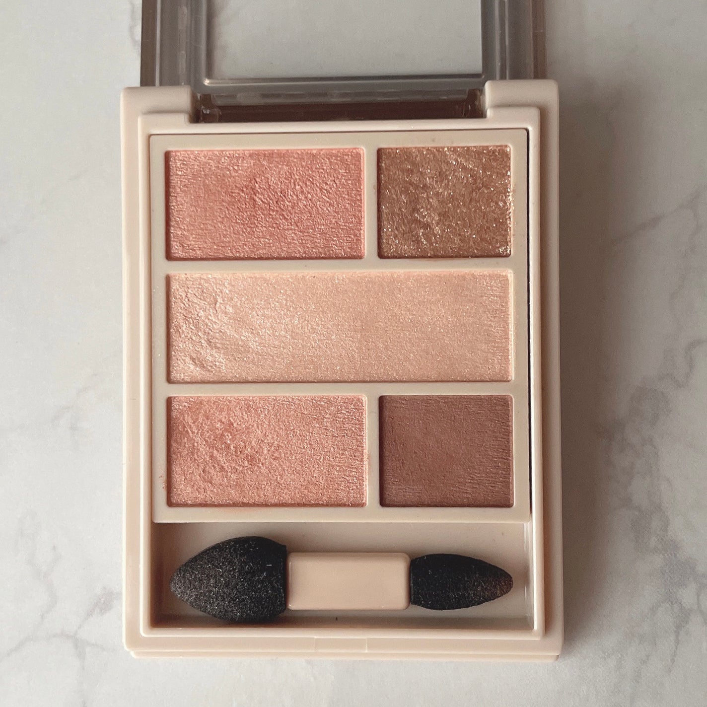 ベージュトーンアイシャドウ/CEZANNE/アイシャドウパレットを使ったクチコミ(3枚目)