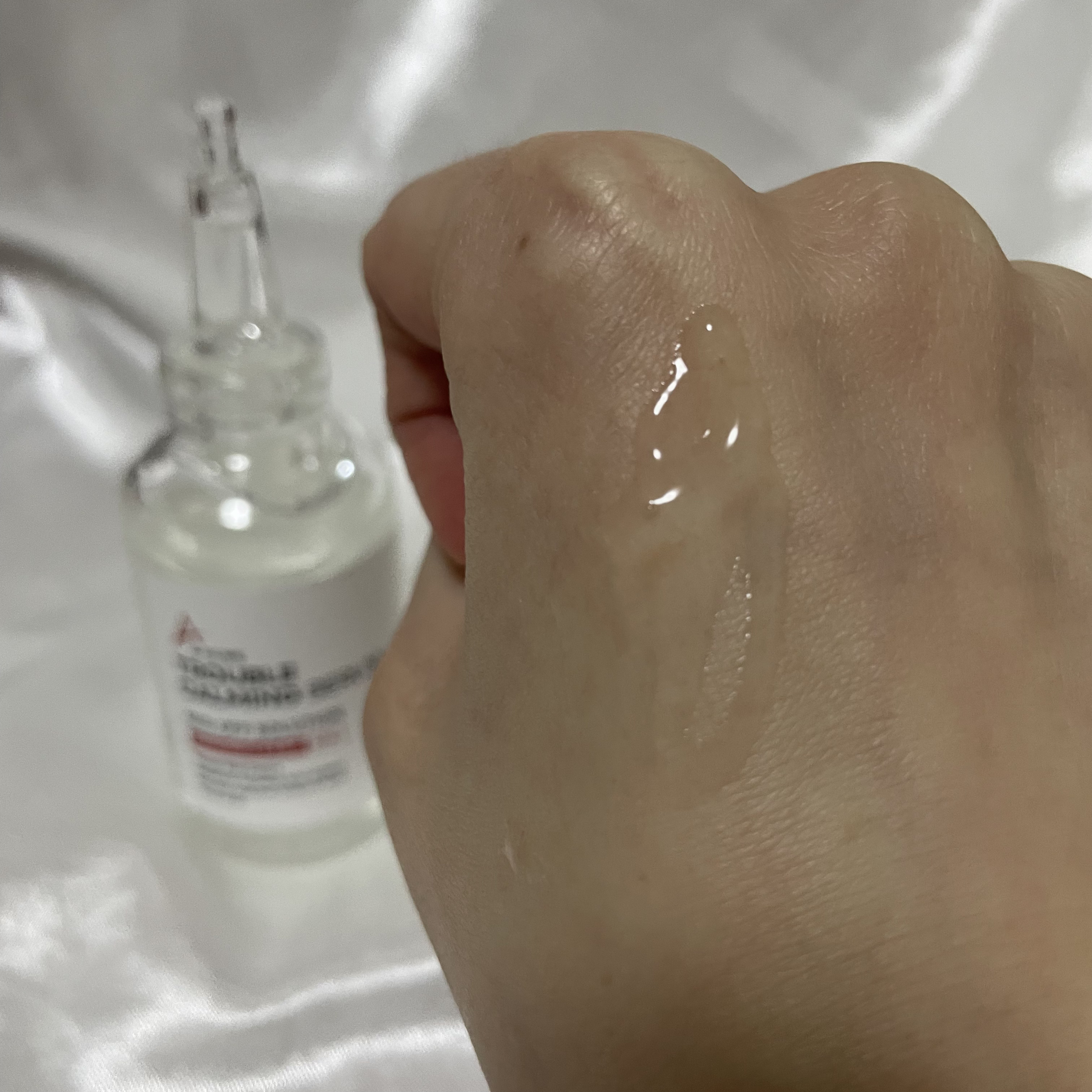 エーキュアトラブルカーミングセラム/obsero/美容液を使ったクチコミ（2枚目）