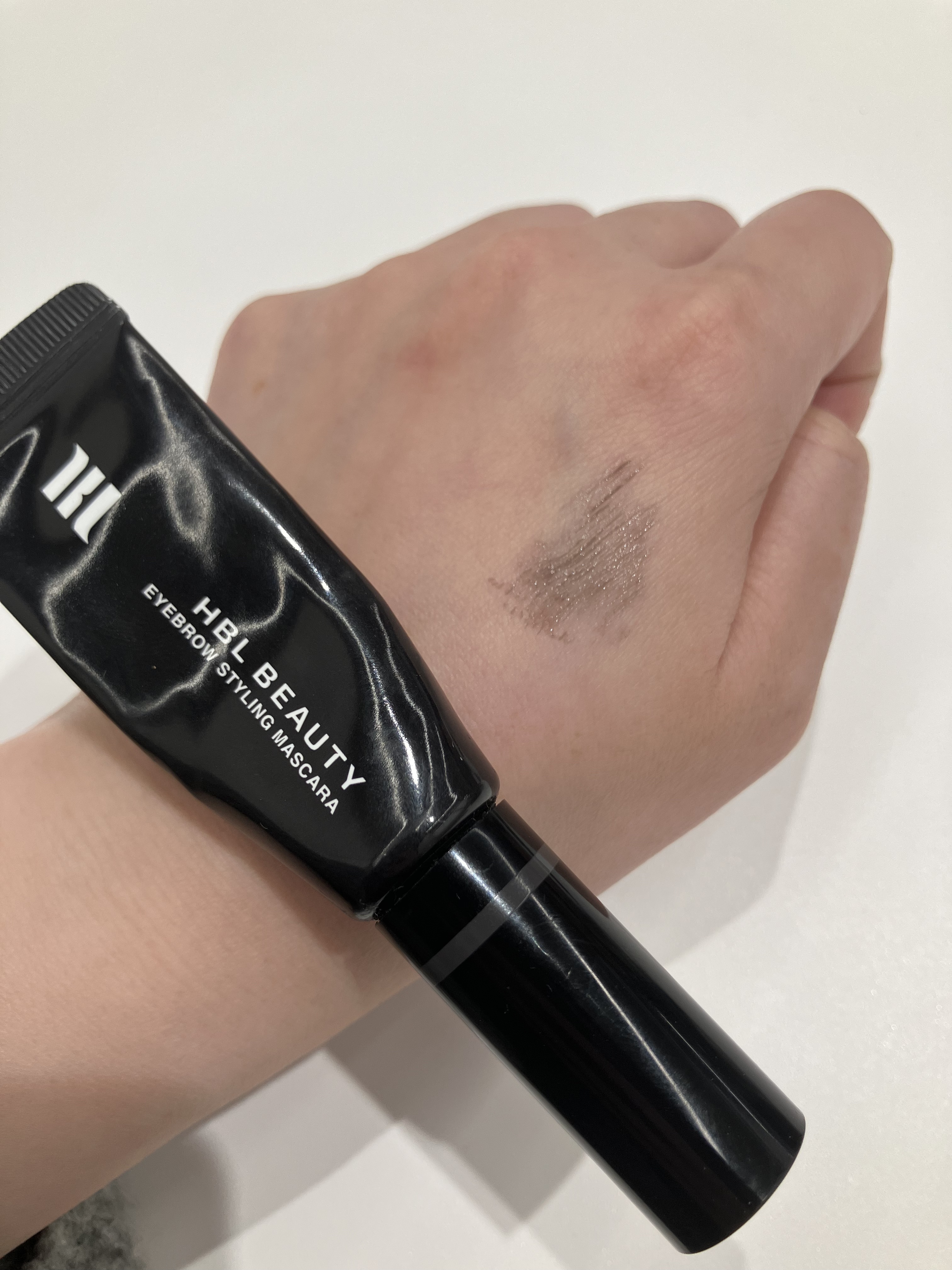 HBL アイブロウ スタイリングマスカラ 02 クリアブラック/HBL BEAUTY/眉マスカラを使ったクチコミ（1枚目）