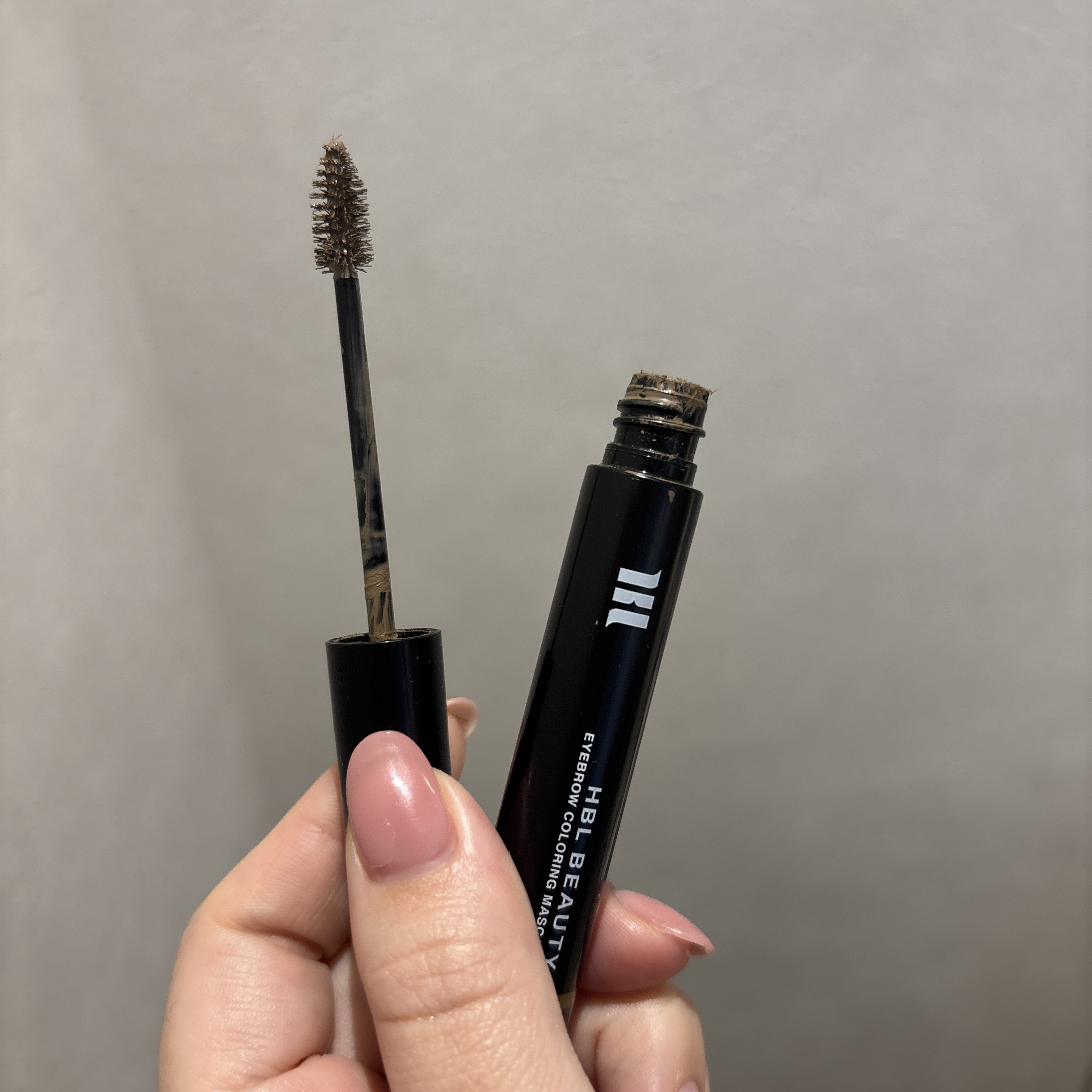 HBL アイブロウ カラーリングマスカラ 02 カモフラ/HBL BEAUTY/眉マスカラを使ったクチコミ（1枚目）