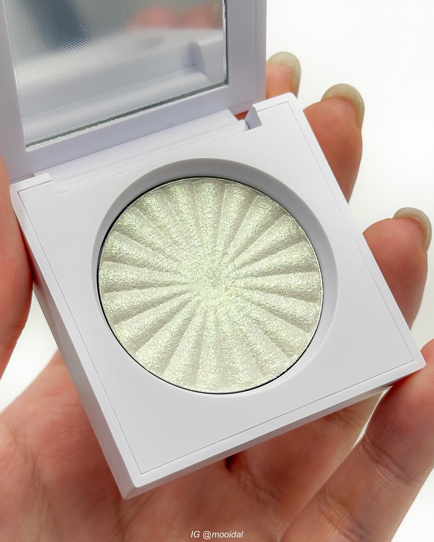 OFRA mini Highlighter/Ofra Cosmetics/パウダーハイライトを使ったクチコミ（3枚目）