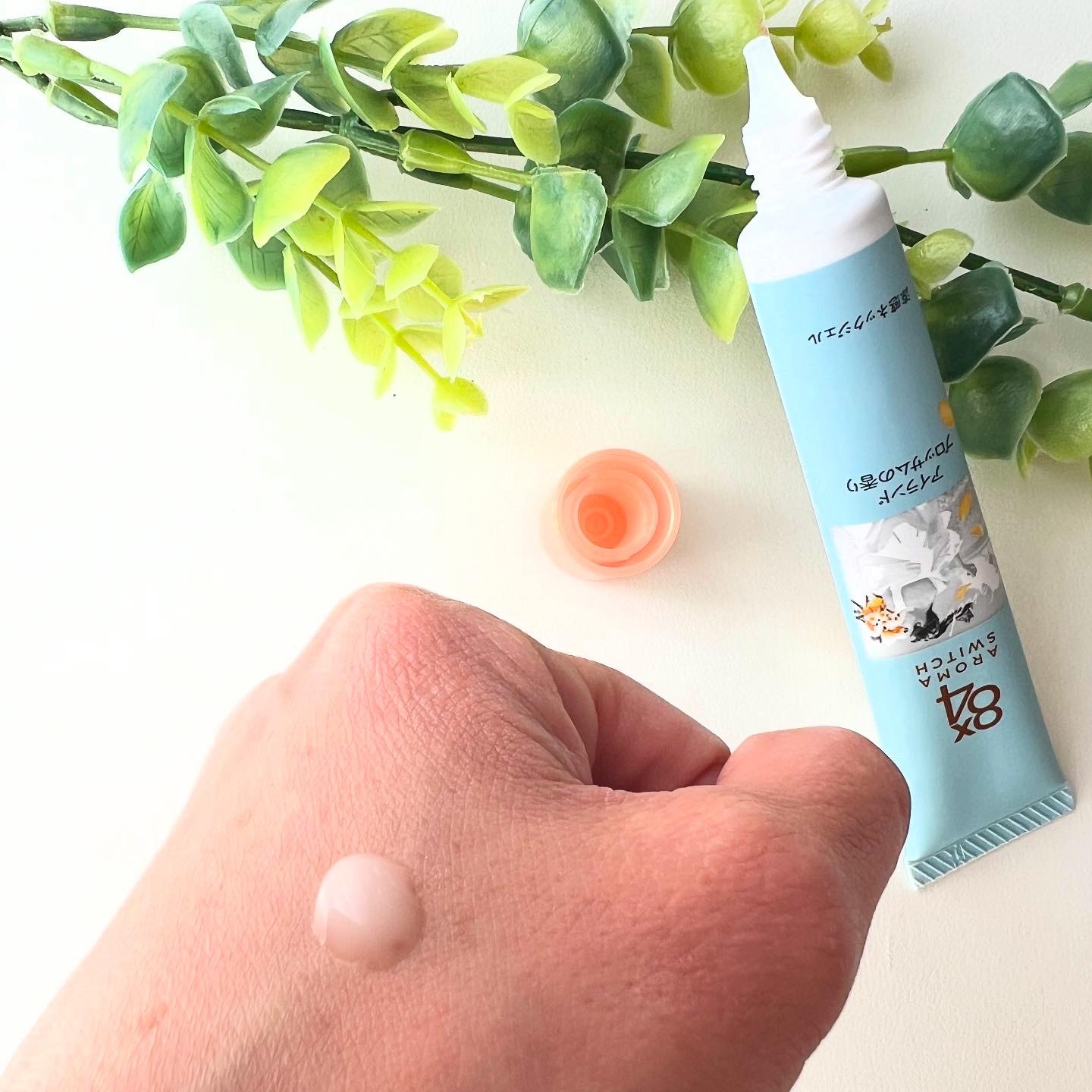 8x4 アロマスイッチ 涼感ネックジェル アイランドブロッサムの香り/８ｘ４/デオドラント・制汗剤を使ったクチコミ（3枚目）