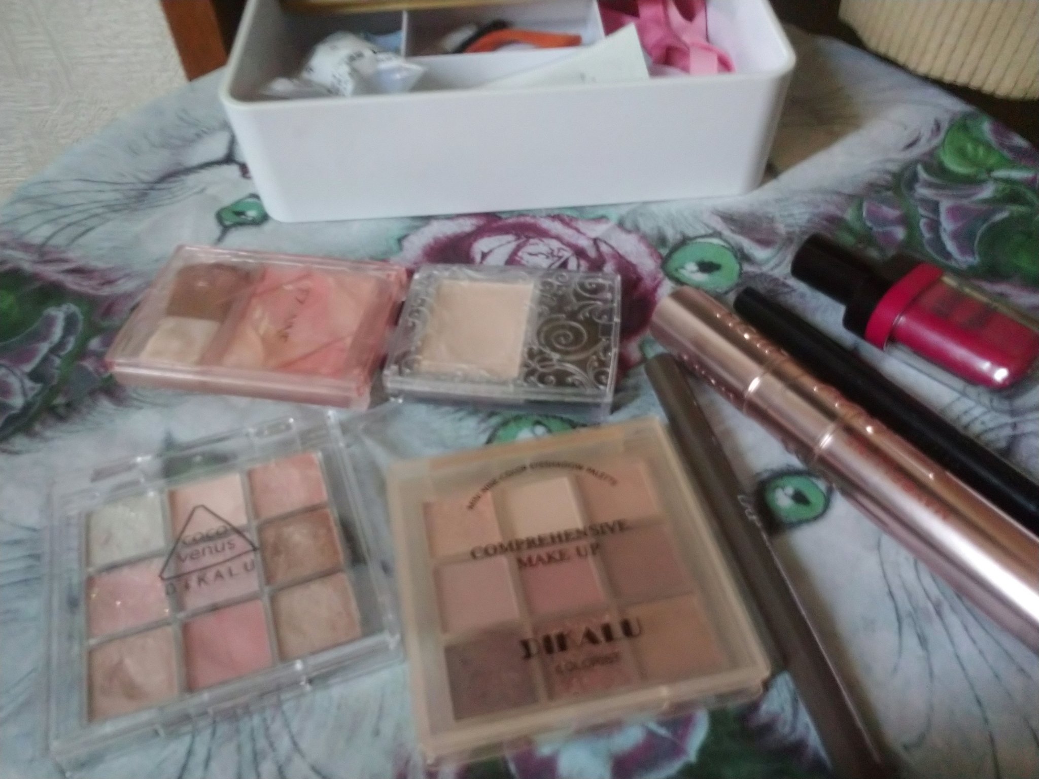 coco vemus minimulti eye color palette/DIKALU/アイシャドウパレットを使ったクチコミ（2枚目）