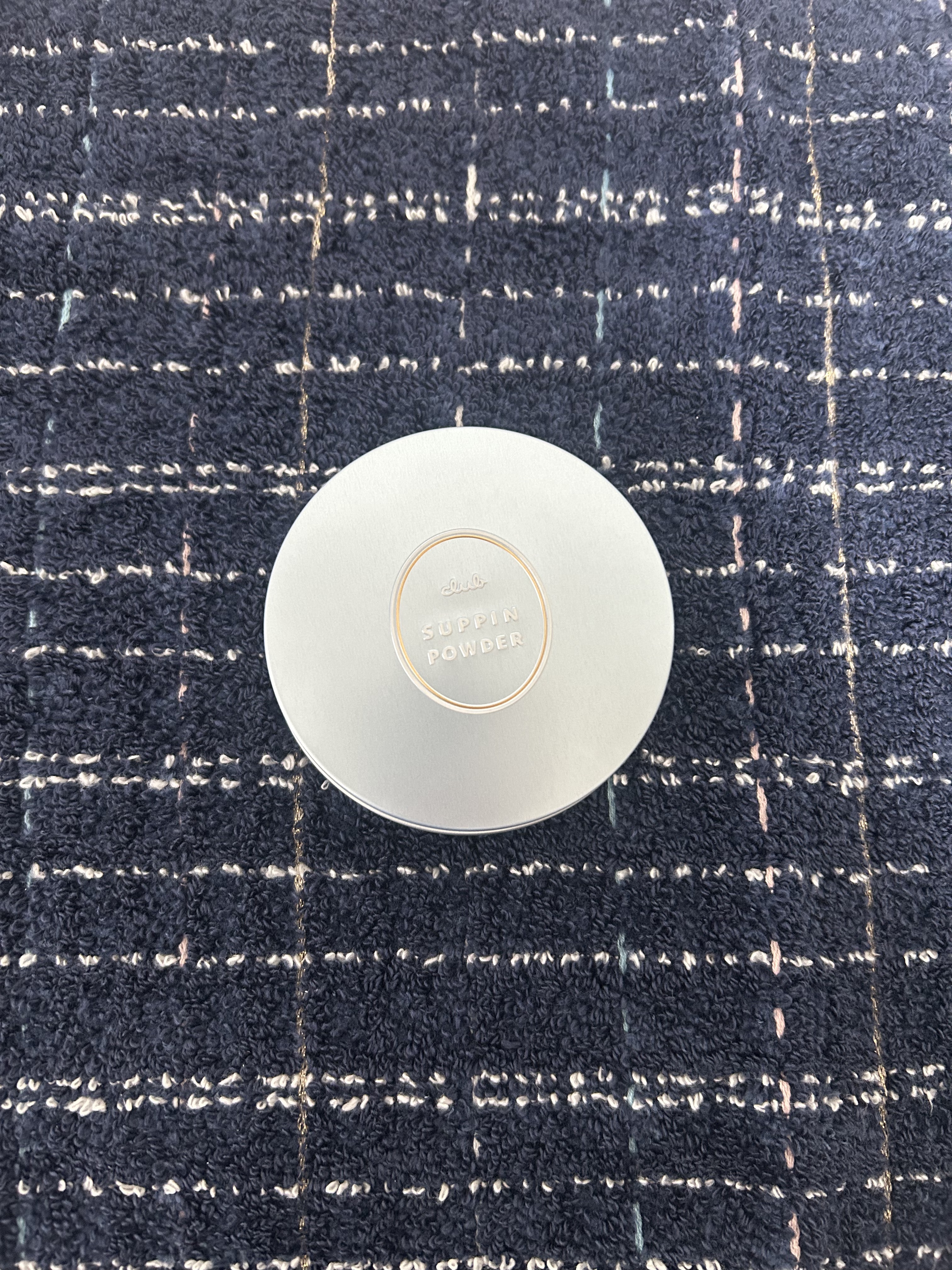 すっぴん ホワイトニングパウダーA 26g/クラブ/プレストパウダーを使ったクチコミ（2枚目）