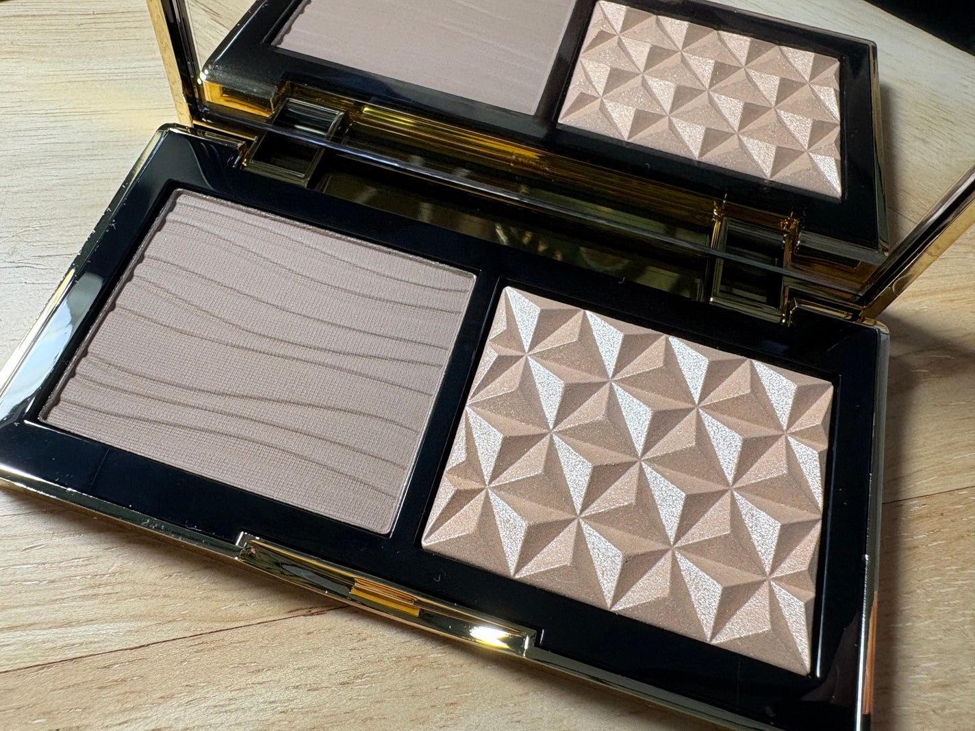 スカルプト&グロウ デュオ ハイライト&コントアーパレット/M・A・C/プレストパウダーを使ったクチコミ(1枚目)