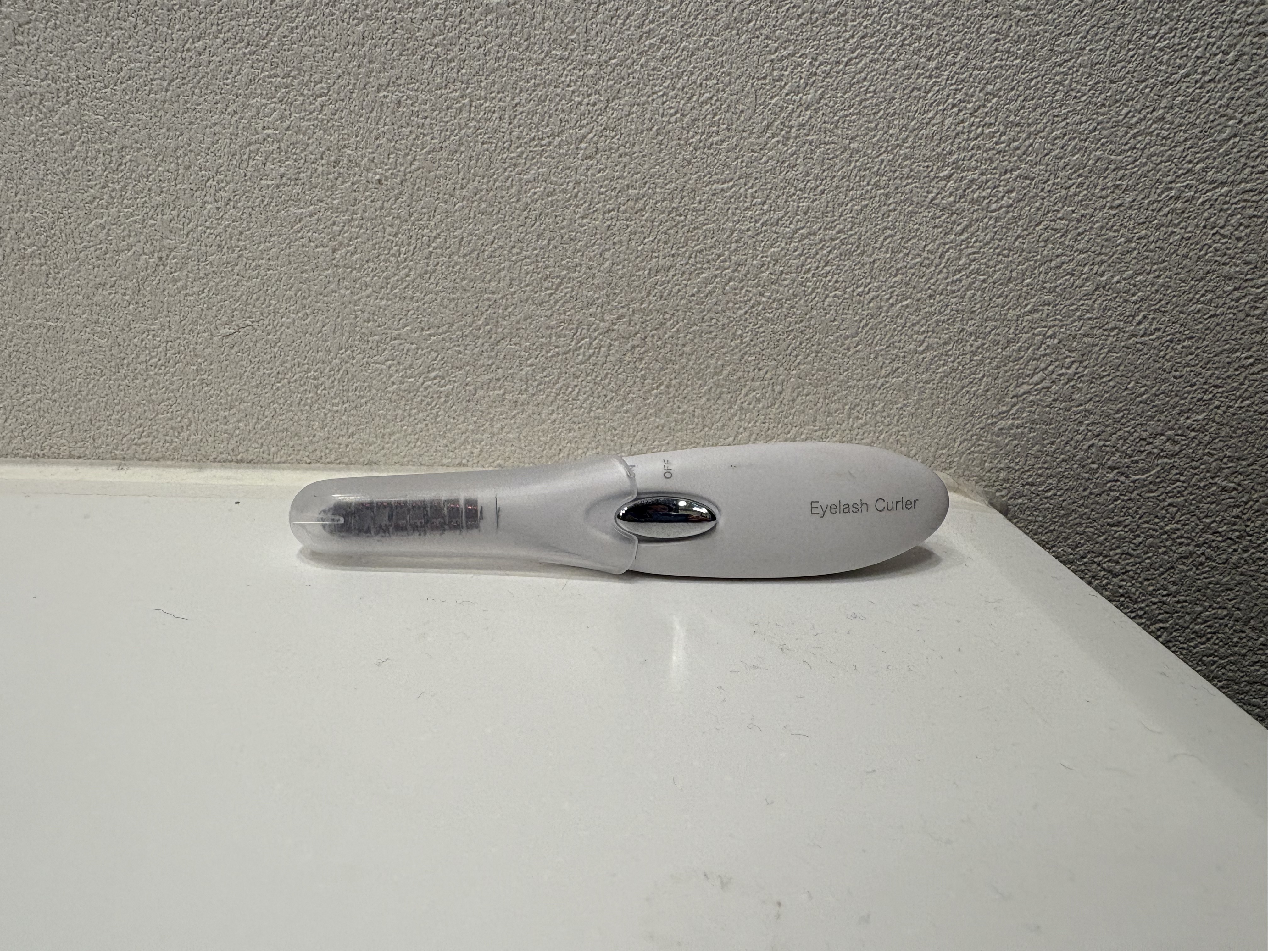 ミニホットアイラッシュカーラー ホワイト(WH&SI)/ニトリ/ホットビューラーを使ったクチコミ（1枚目）