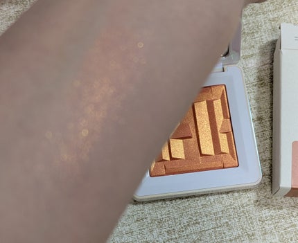 BIO-RADIANT™ GEL-POWDER HIGHLIGHTER/Haus Labs by Lady Gaga/パウダーハイライトを使ったクチコミ(2枚目)