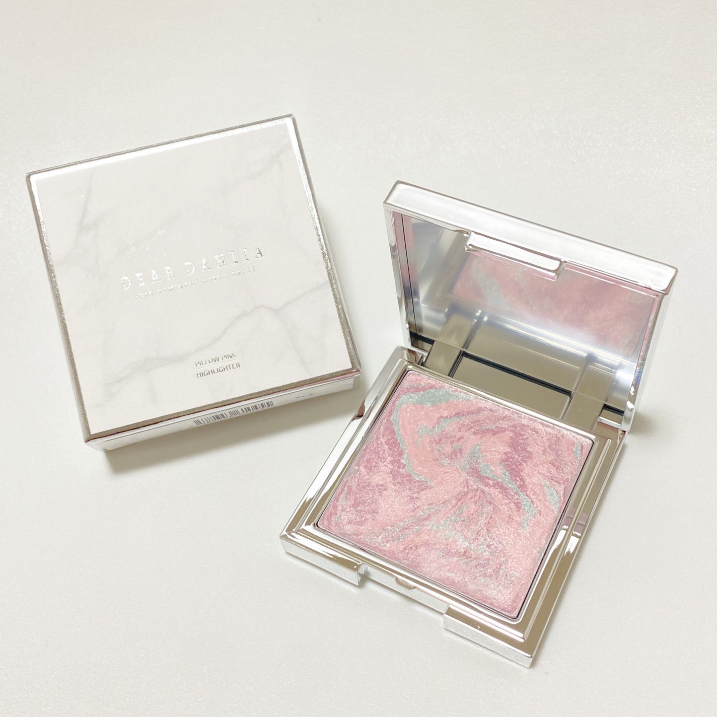 スキンルミナスハイライター/DEAR DAHLIA/パウダーハイライトを使ったクチコミ(2枚目)