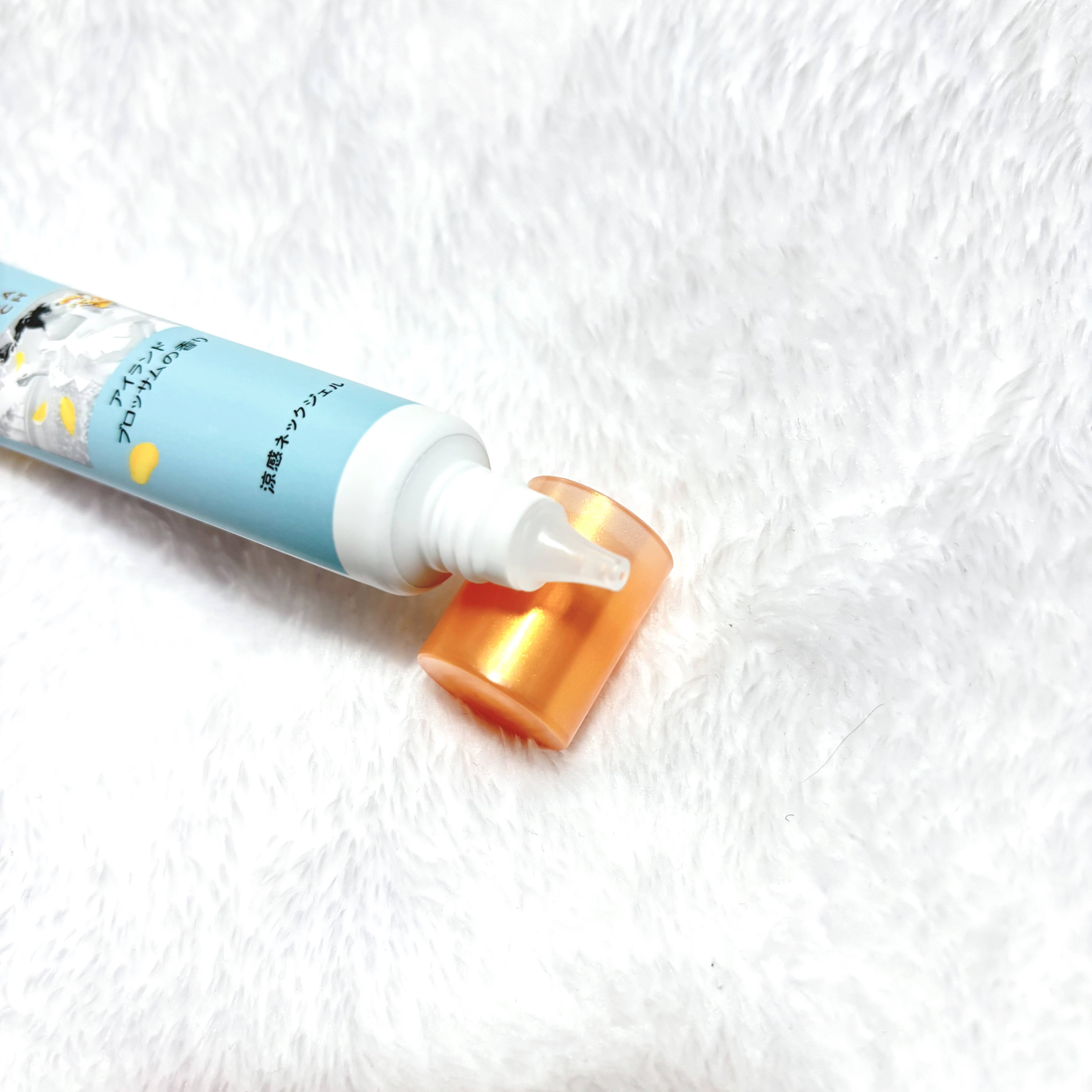 8x4 アロマスイッチ 涼感ネックジェル アイランドブロッサムの香り/８ｘ４/デオドラント・制汗剤を使ったクチコミ（2枚目）