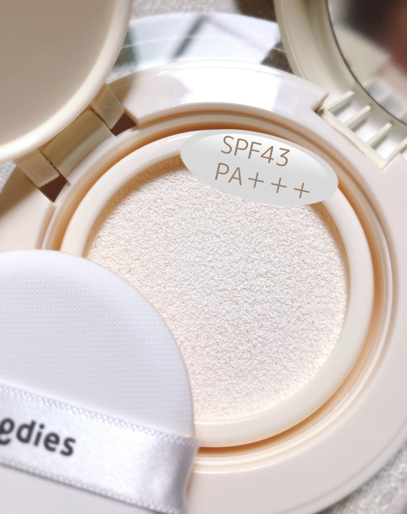 ベビー・パウダーパクト/モンディエス/ボディパウダーを使ったクチコミ(7枚目)