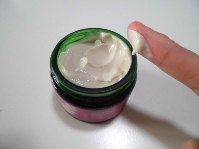 ワイルドローズ スムージングナイトクリーム/WELEDA/フェイスクリームを使ったクチコミ（2枚目）