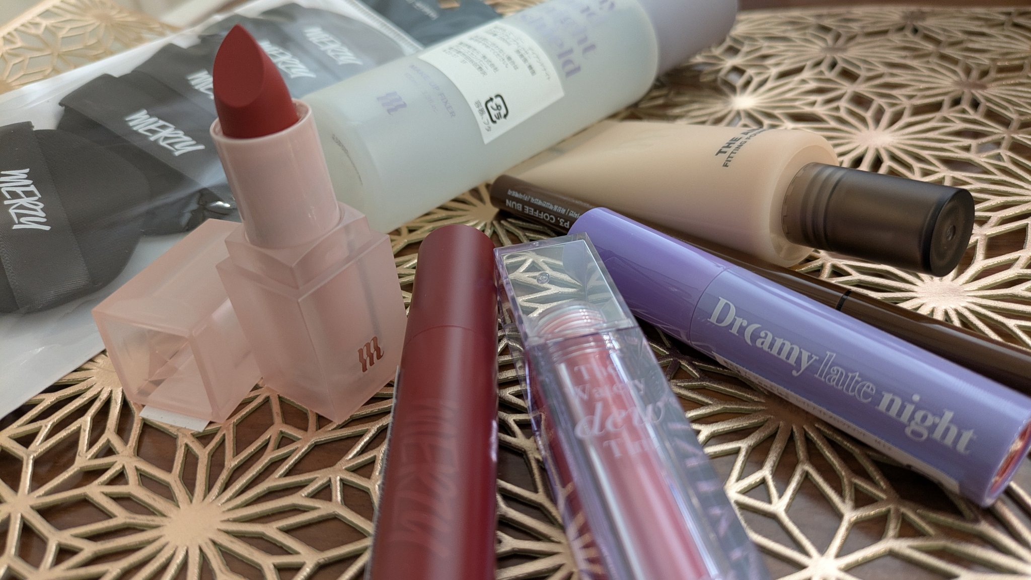 MERZY ヌードベールリップスティックのクチコミ「購入品🐇🩷

セール中のMERZYさんの💕
2日で届きました🎶
気になってたからこの機会に
お.....」（2枚目）