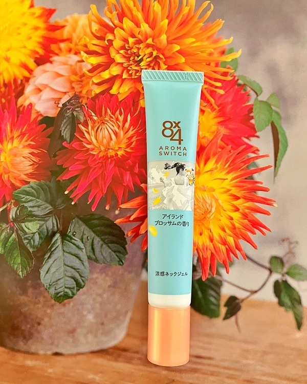 8x4 アロマスイッチ 涼感ネックジェル アイランドブロッサムの香り/８ｘ４/デオドラント・制汗剤を使ったクチコミ（2枚目）