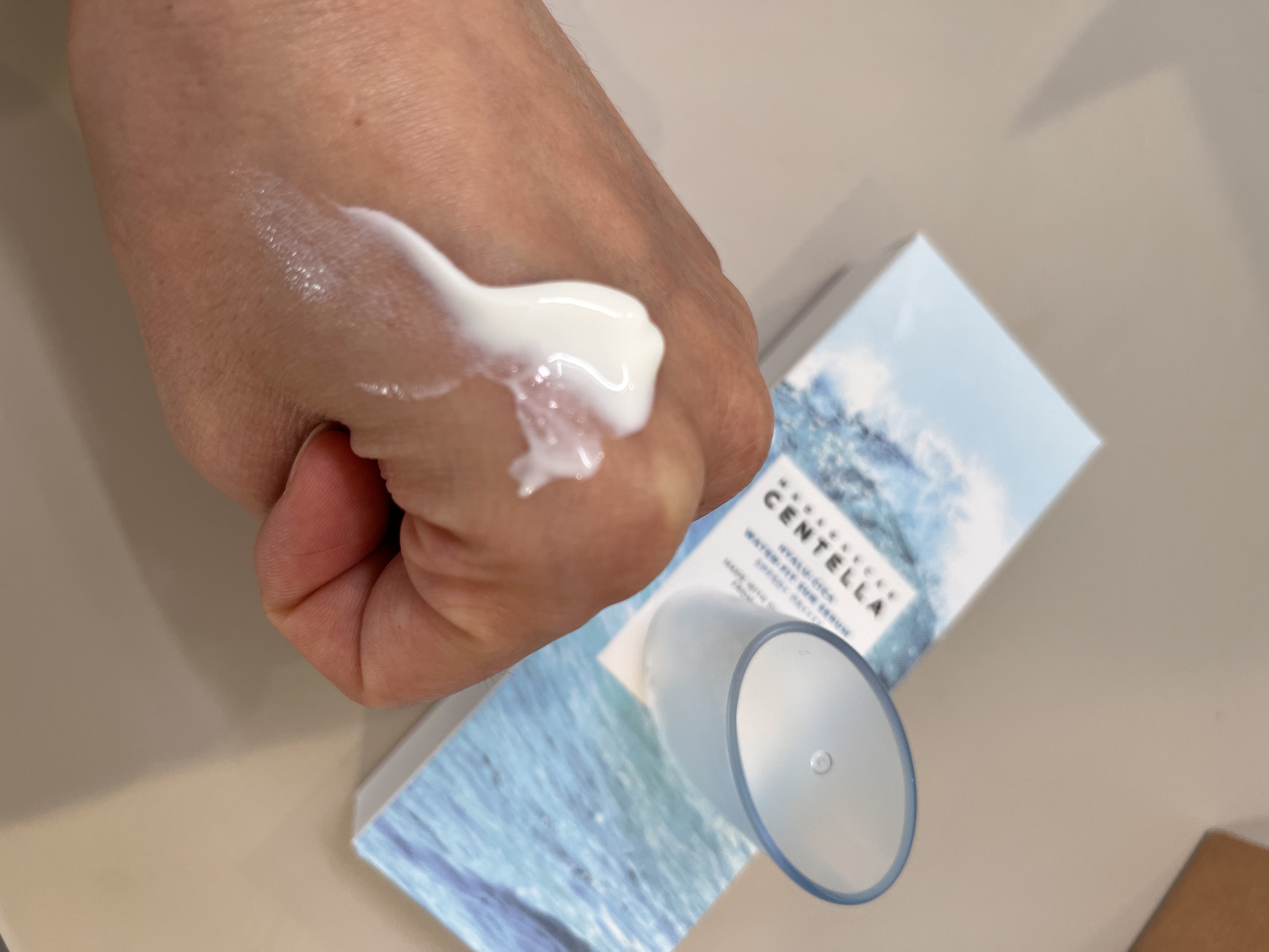 ヒアルーシカ ウォーターフィット サンセラム/SKIN1004/日焼け止めローションを使ったクチコミ（3枚目）