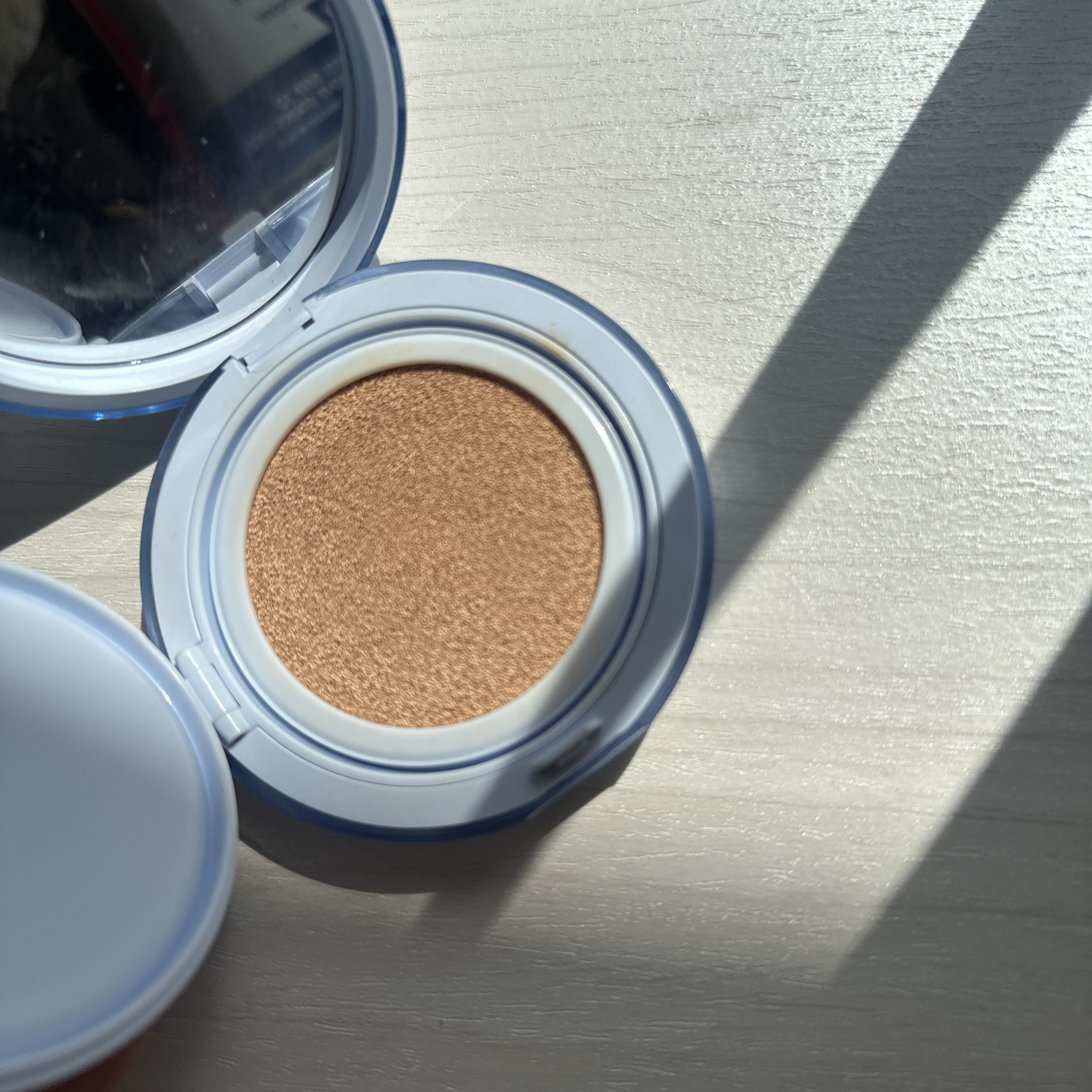 フィー クッションガラス ナチュラル/fwee/クッションファンデーションを使ったクチコミ（2枚目）