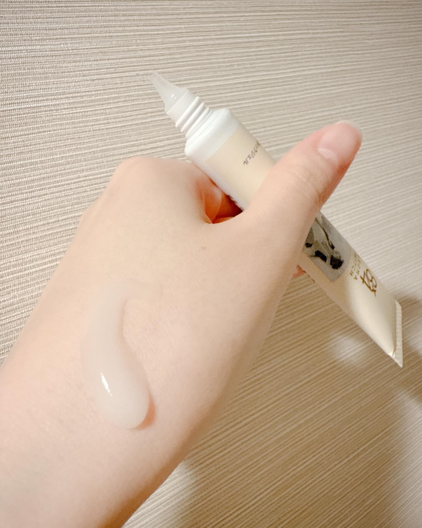 8x4 アロマスイッチ 涼感ネックジェル マンハッタンリネンの香り/８ｘ４/デオドラント・制汗剤を使ったクチコミ（2枚目）