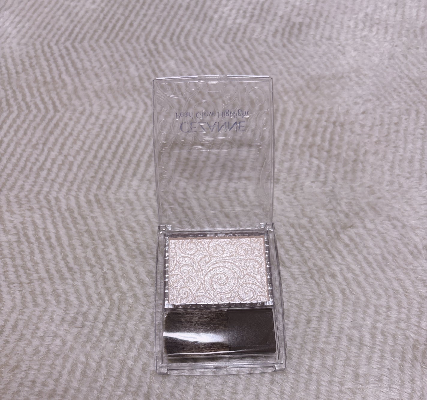 パールグロウハイライト/CEZANNE/パウダーハイライトを使ったクチコミ(3枚目)