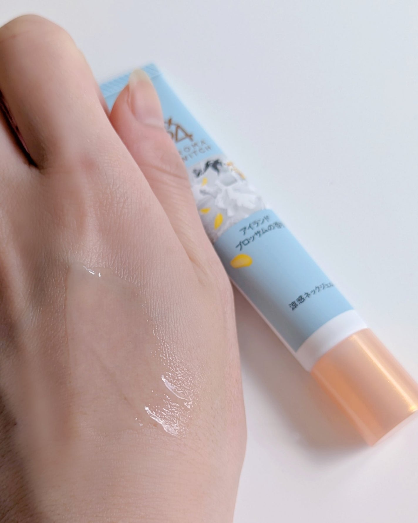 8x4 アロマスイッチ 涼感ネックジェル アイランドブロッサムの香り/8x4/デオドラント・制汗剤を使ったクチコミ(4枚目)