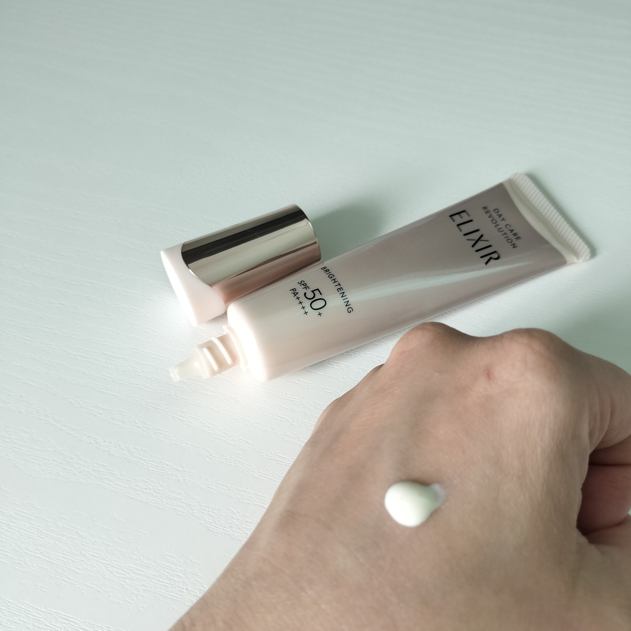 エリクシール　デーケアレボリューション　ブライトニング　＋　ba/エリクシール/化粧下地を使ったクチコミ（2枚目）