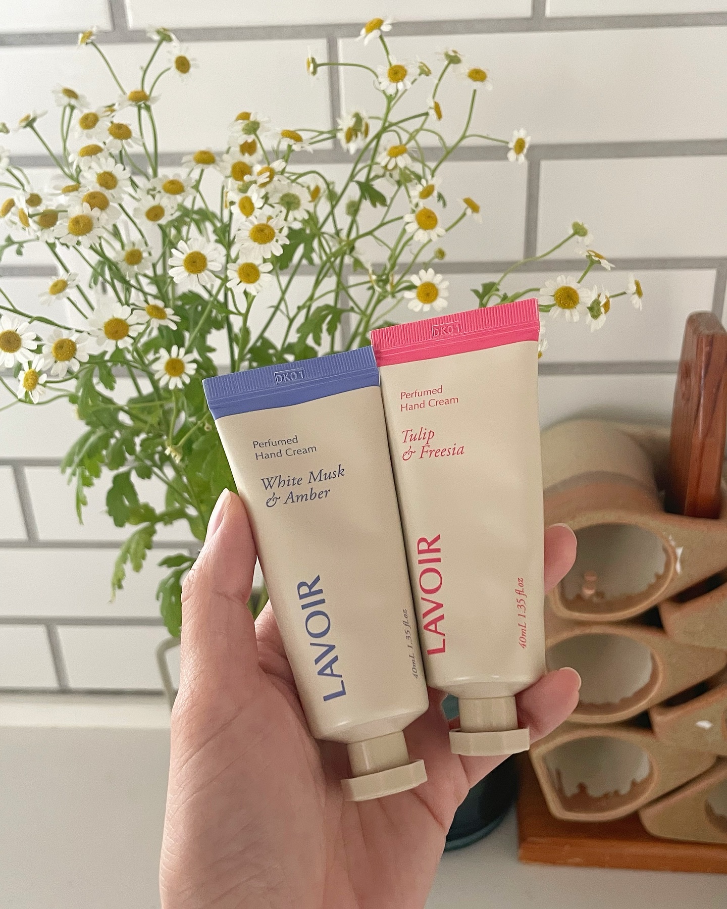 パフュームハンドクリーム ホワイトムスク＆アンバー/LAVOIR/ハンドクリームを使ったクチコミ（1枚目）